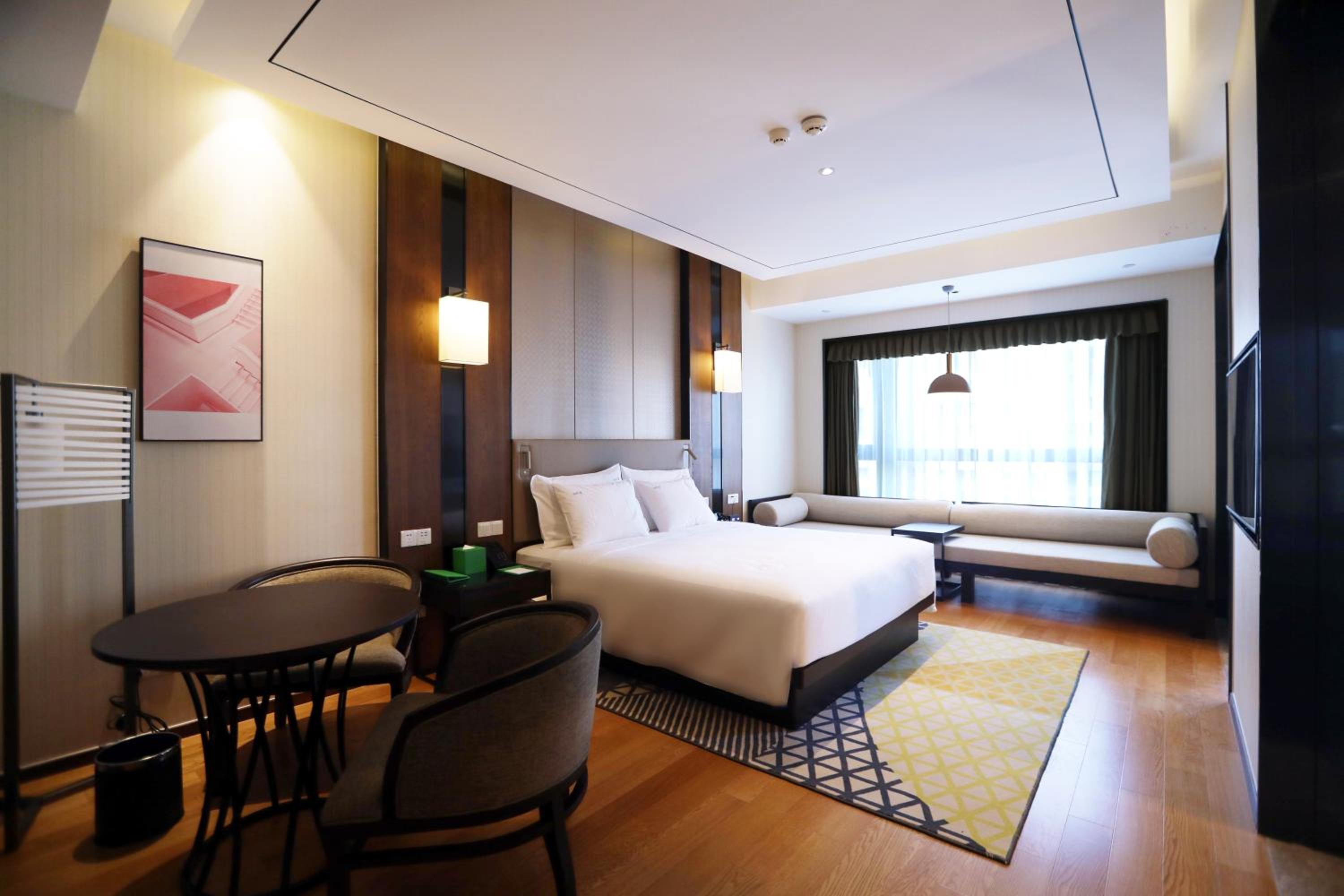 Premium King Room photo 1