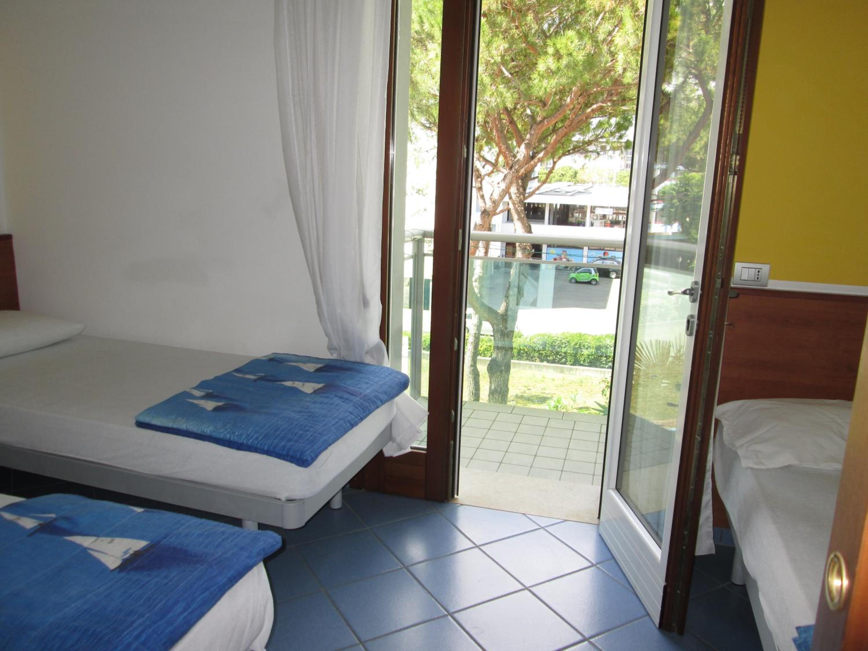 Standard Triple Studio with Balcony photo 3