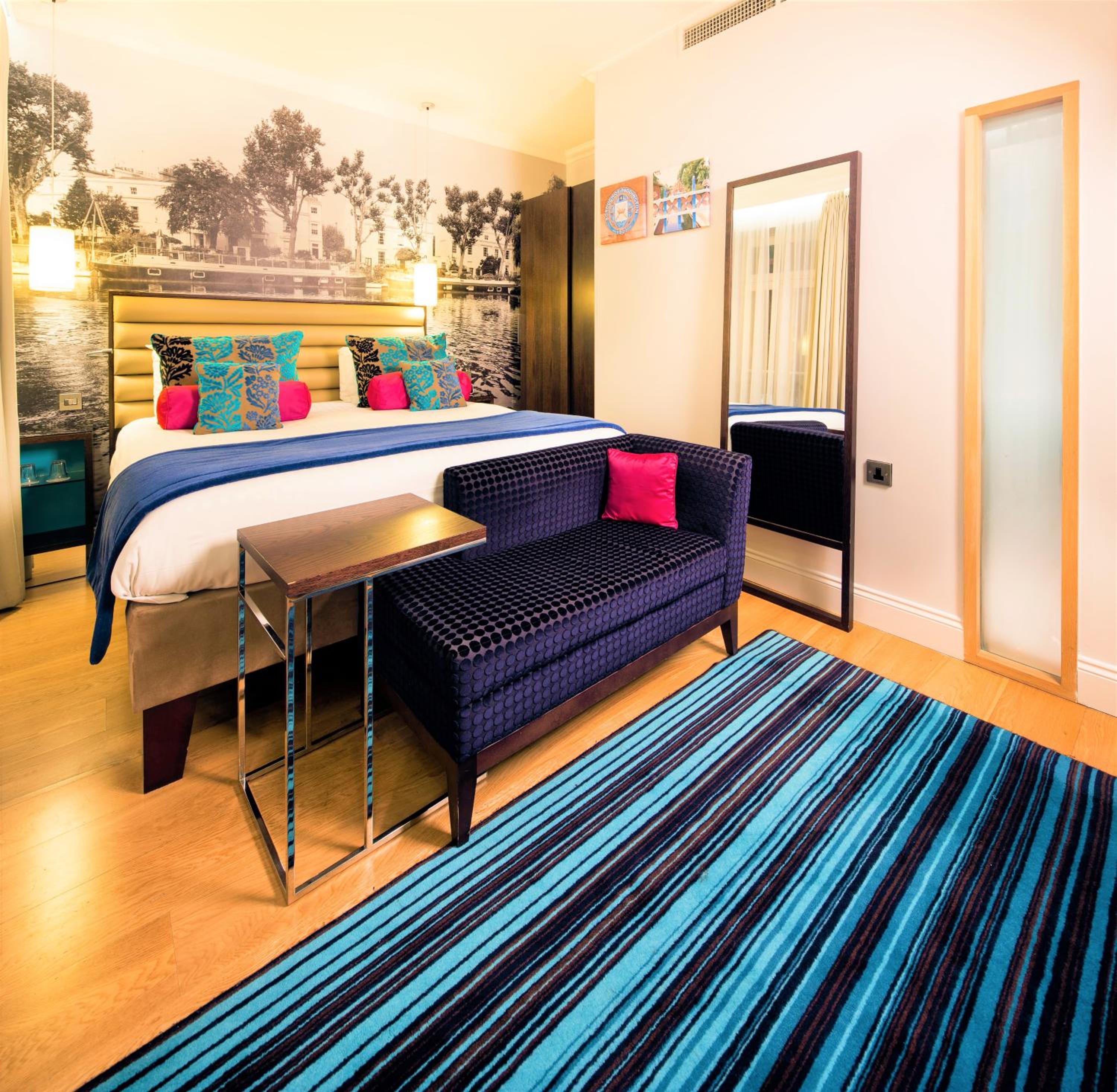 Premium King Room photo 1