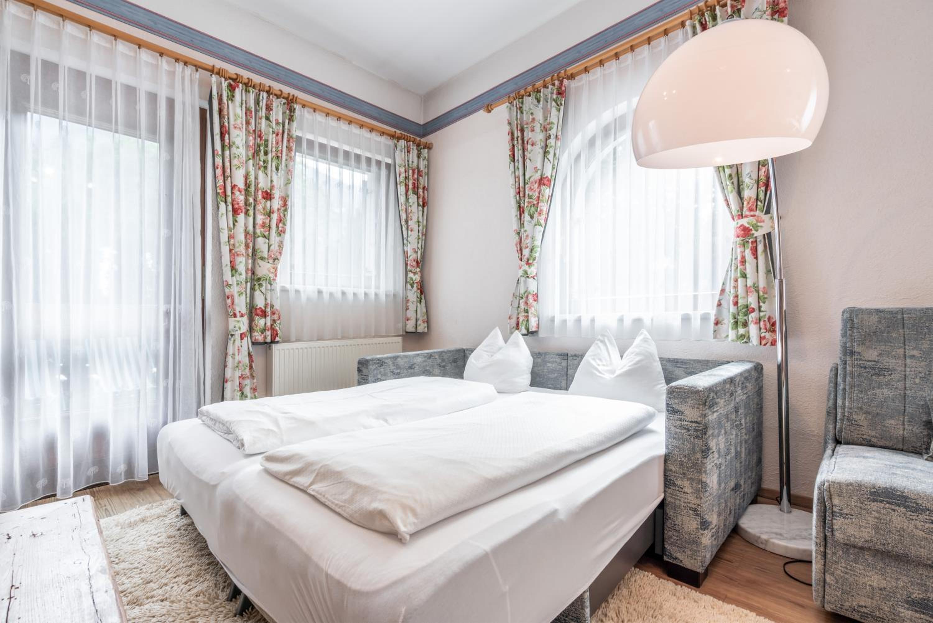 One-Bedroom Apartment with Garden View photo 2