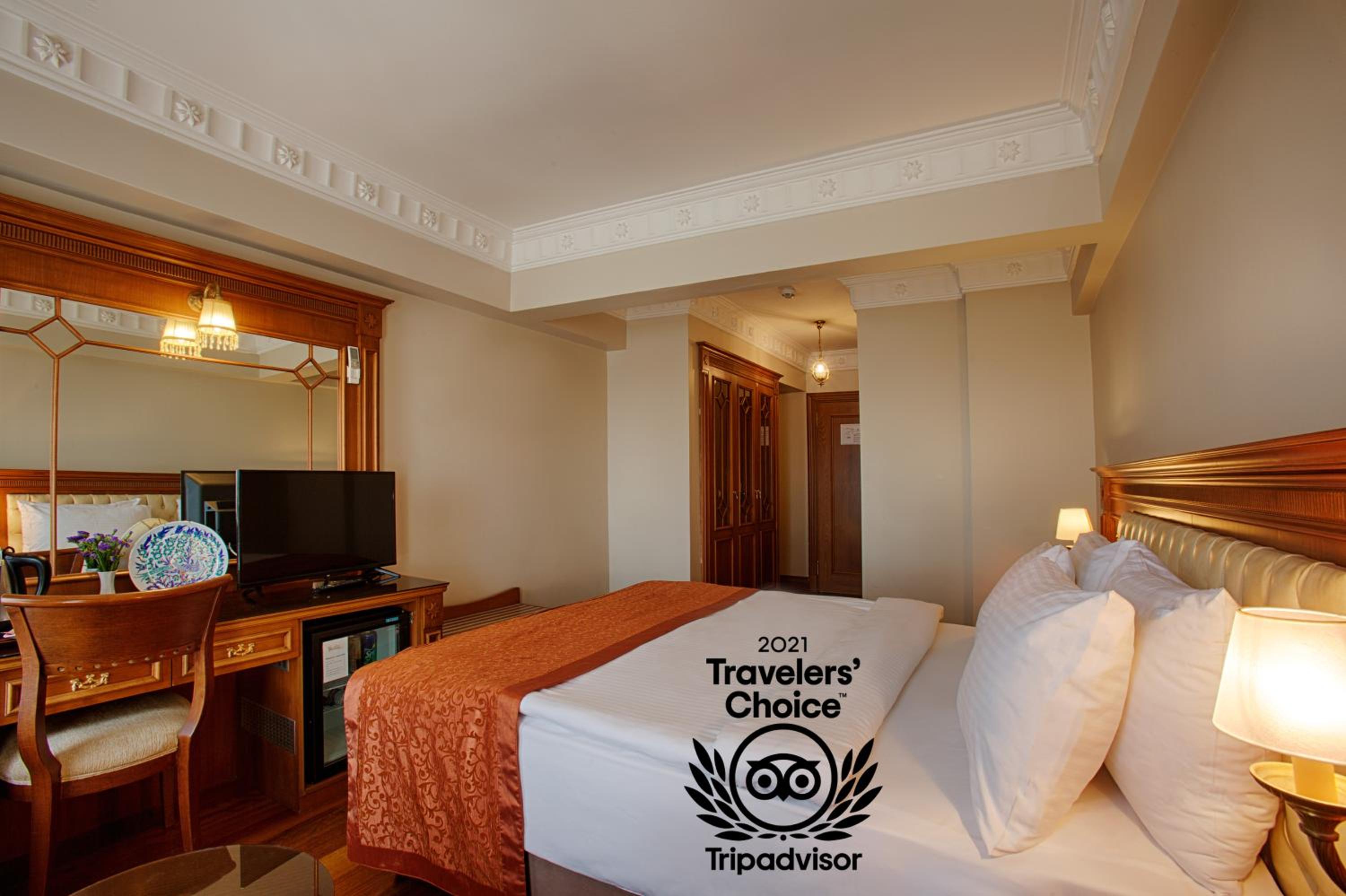 Superior Double or Twin Room photo 3