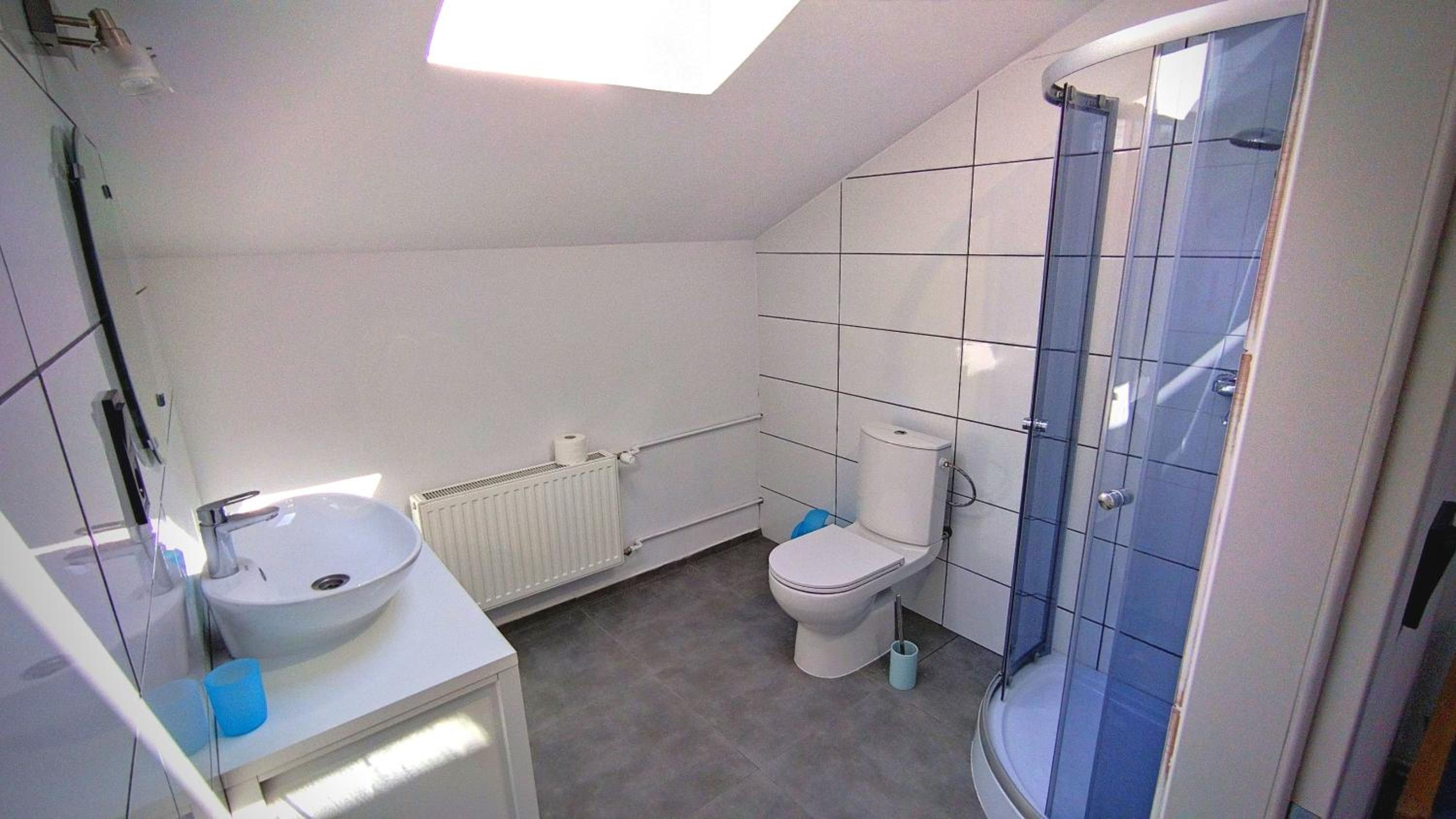 Quadruple Room with Private Bathroom photo 3
