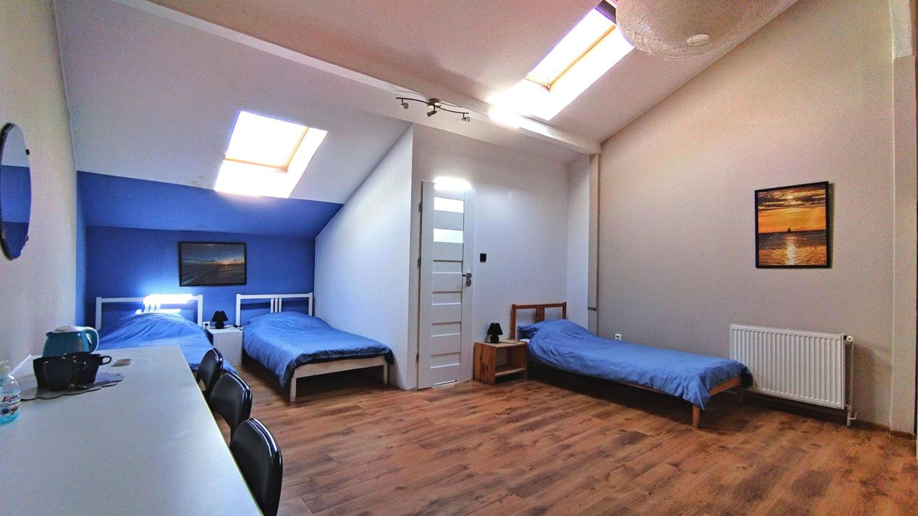 Quadruple Room with Private Bathroom photo 1