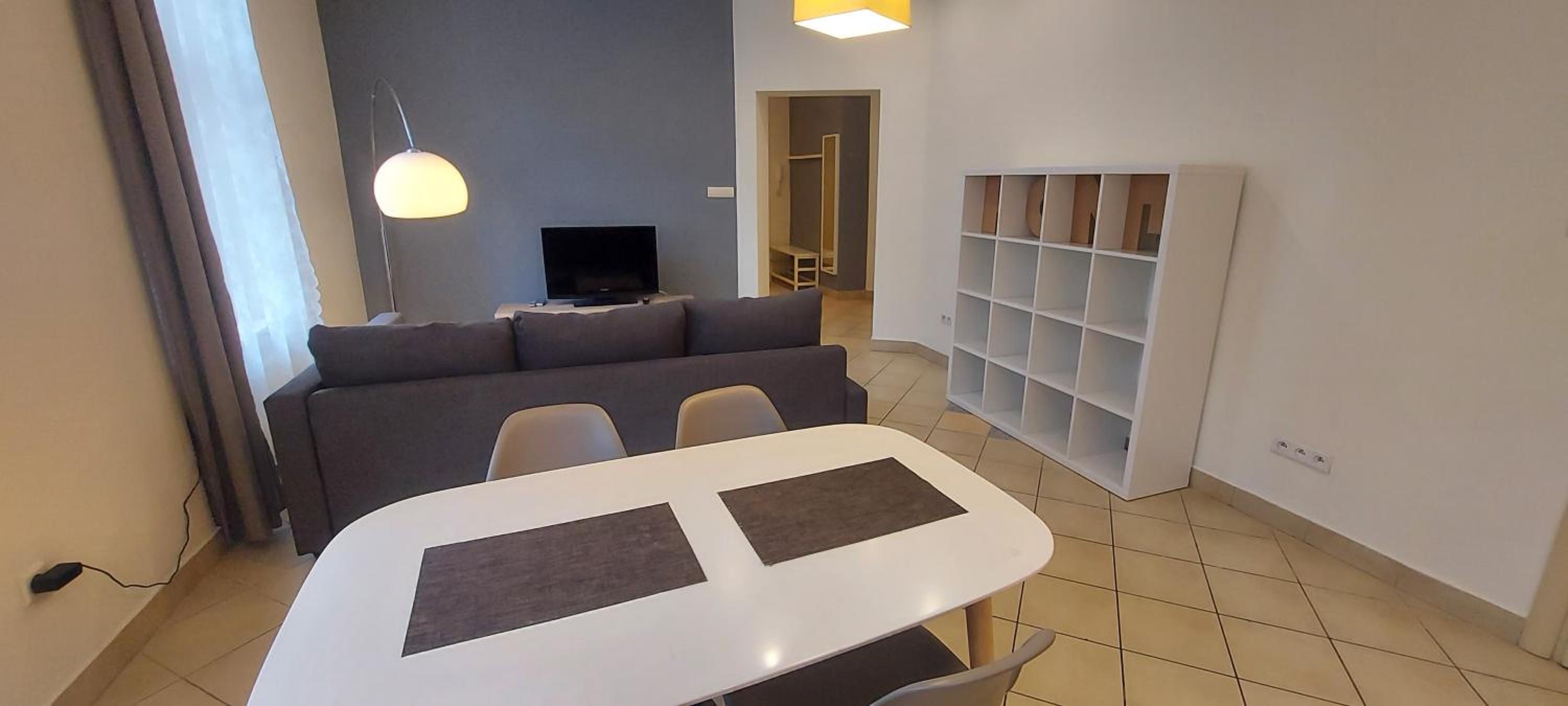 One-Bedroom Apartment photo 2