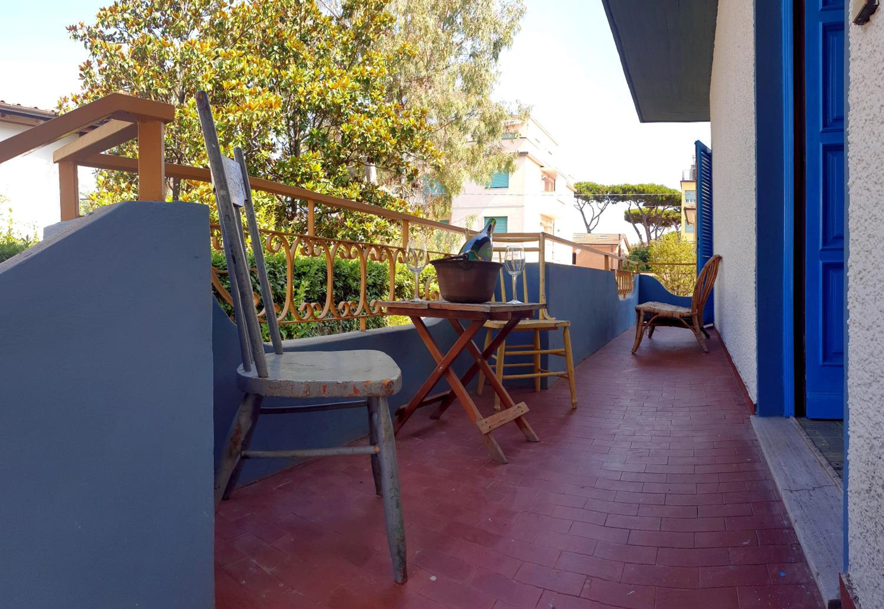 Villa - Photo 2