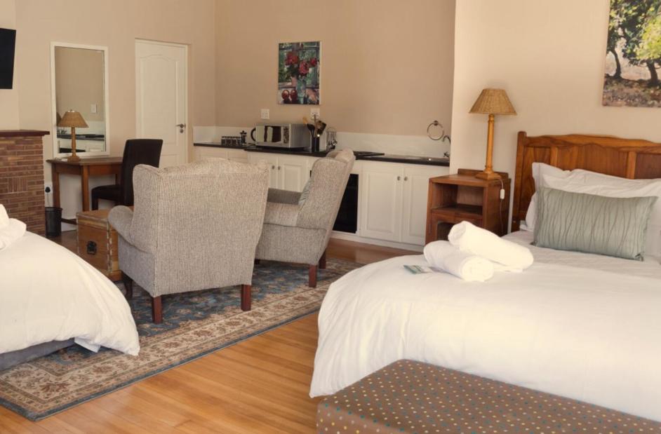 Executive Double Room - Photo 13