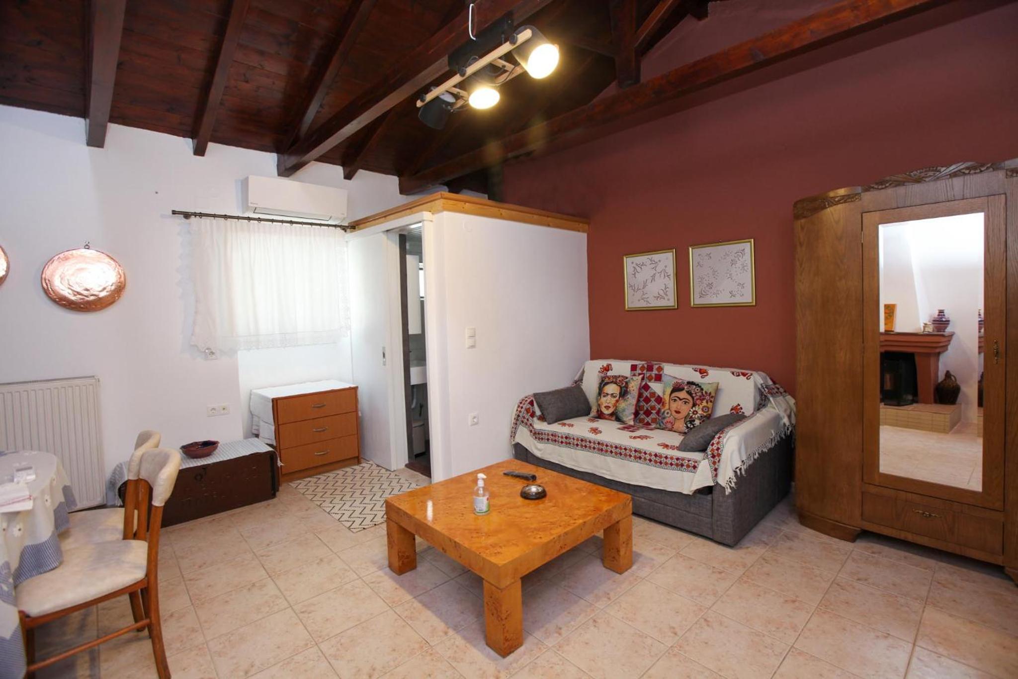 One-Bedroom House photo 1