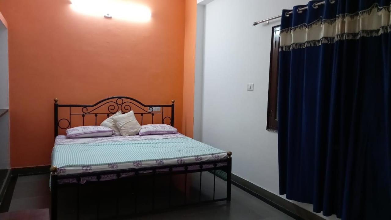 Double Or Twin Room With Bathroom photo 2