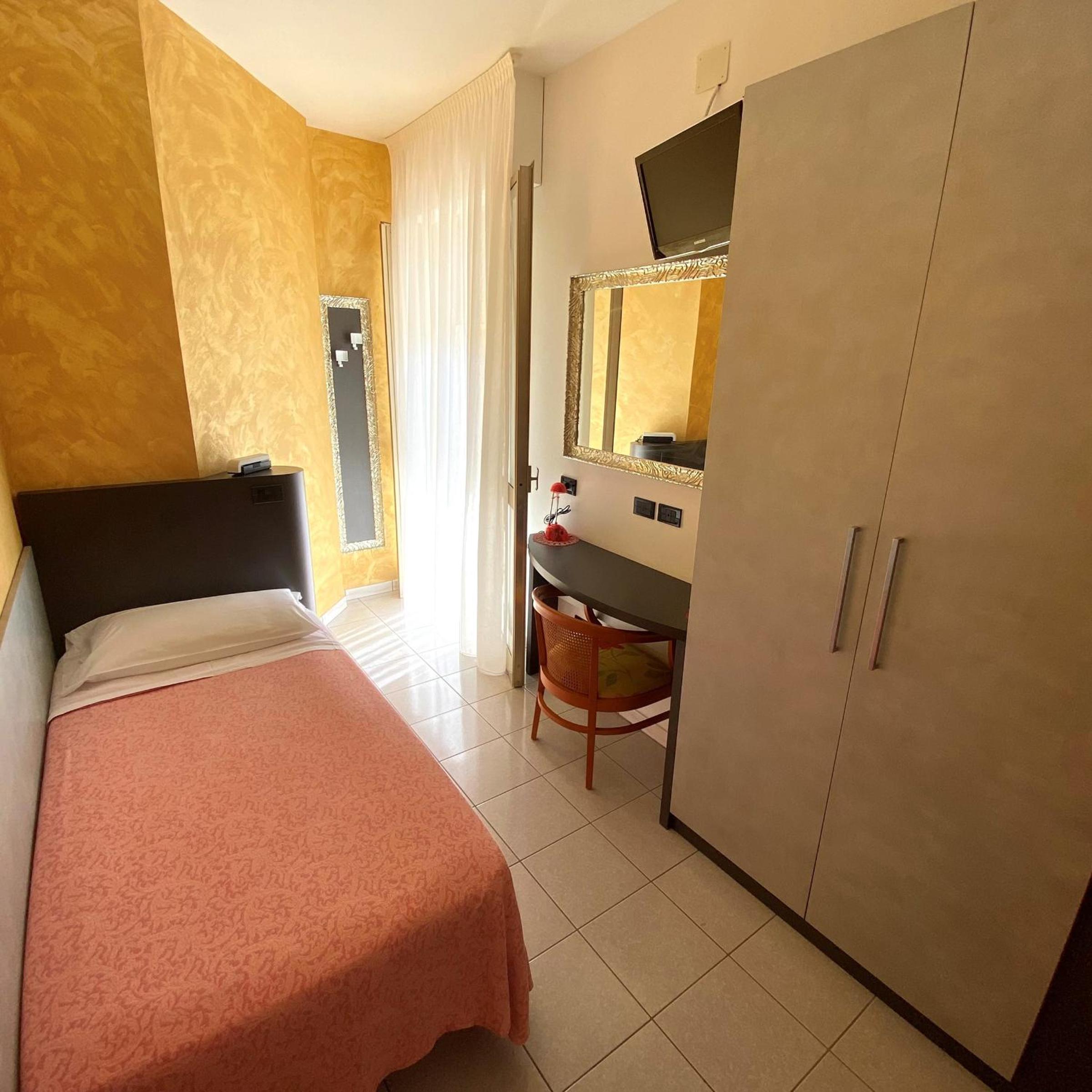 Single Room photo 1