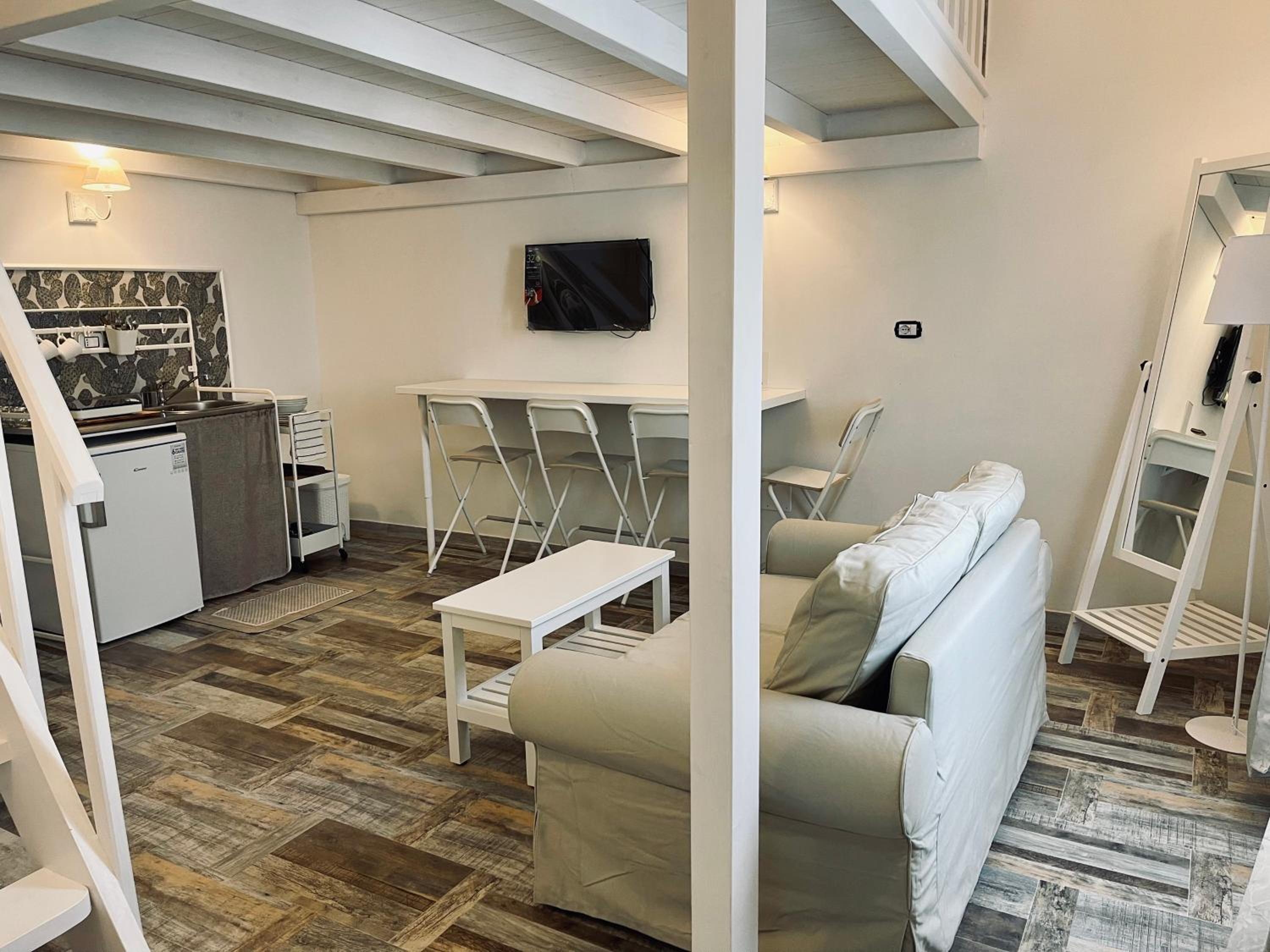 Family Room - Photo 1