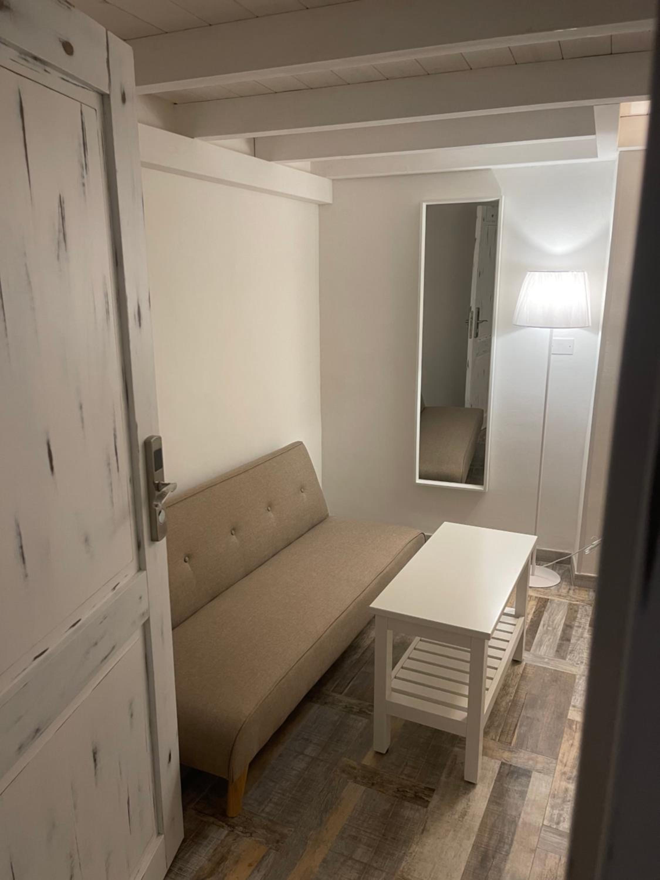 Single Room photo 2