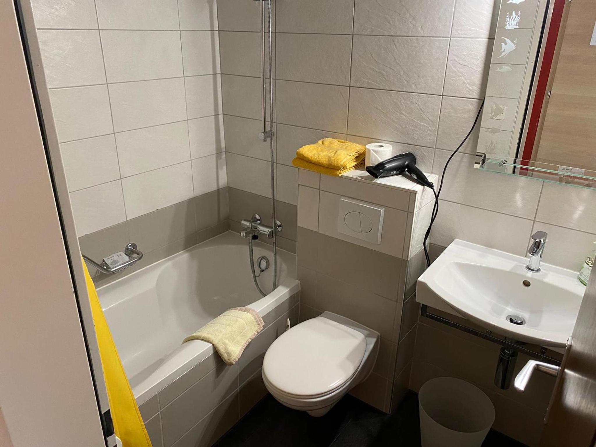 Standard Double Room - Photo 3