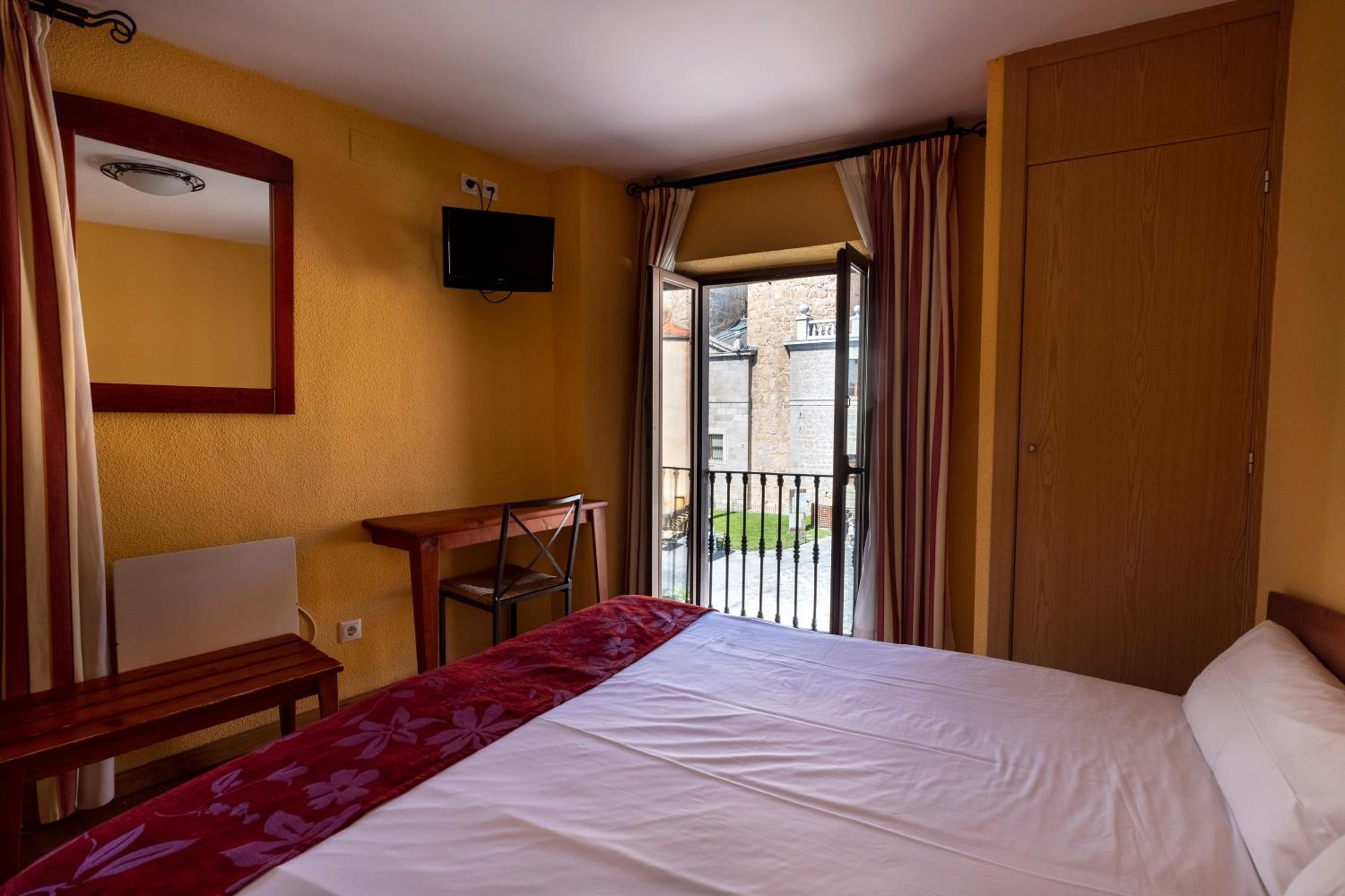 Double or Twin Room with View photo 3