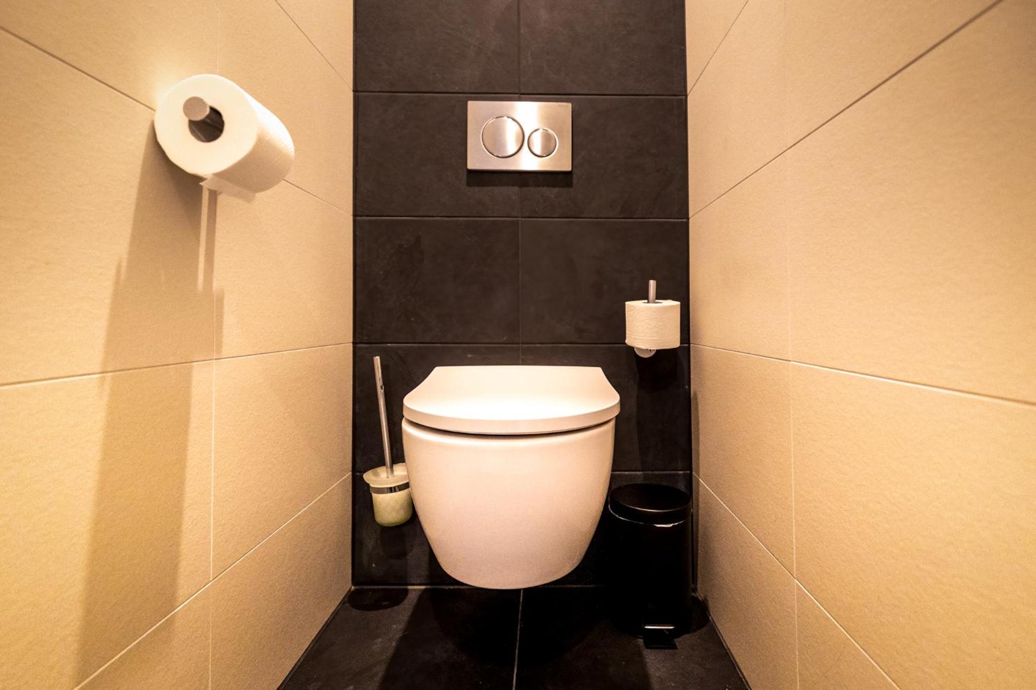 Junior Suite with Balcony - Photo 9