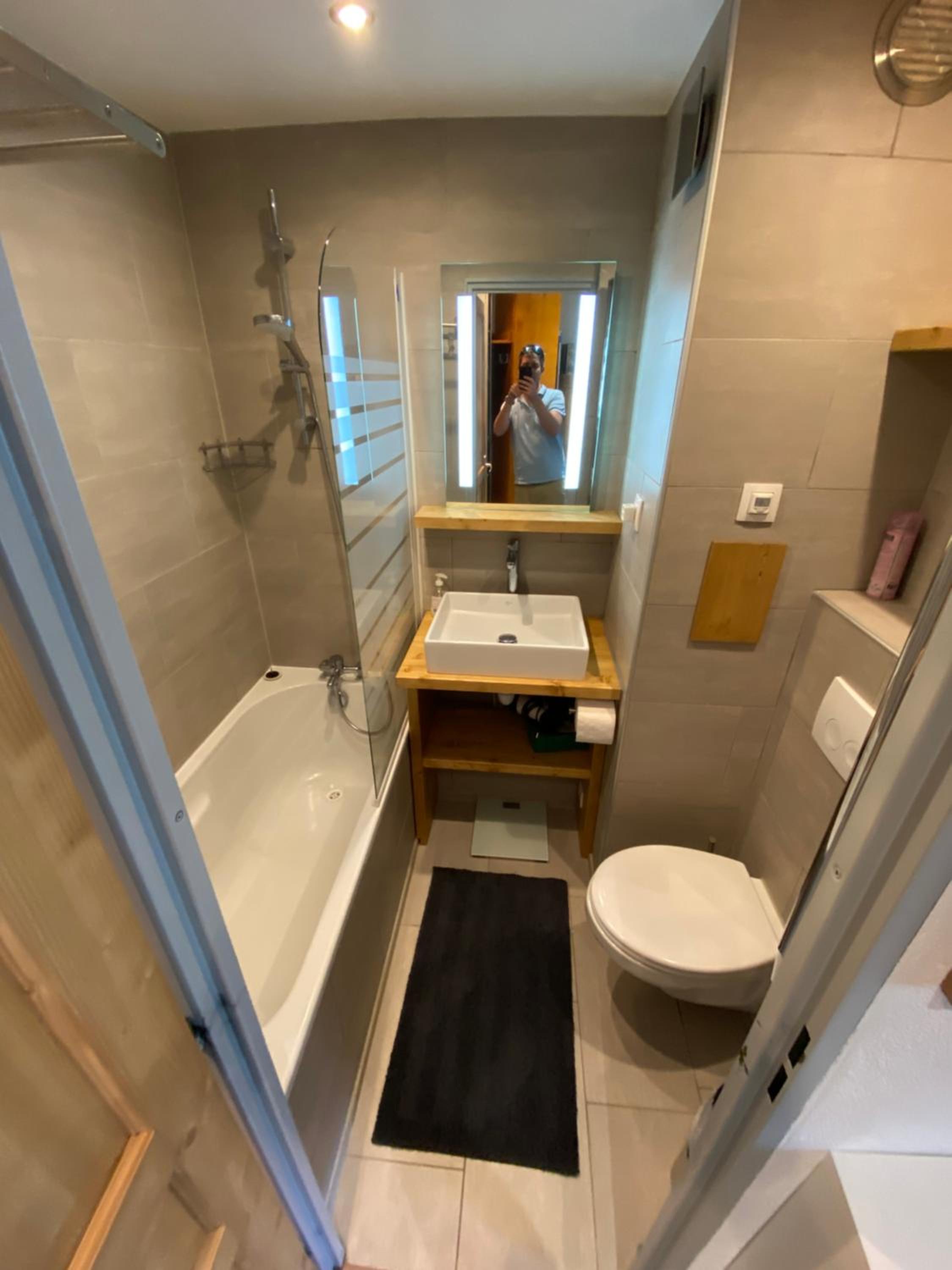 One-Bedroom Apartment - Photo 29