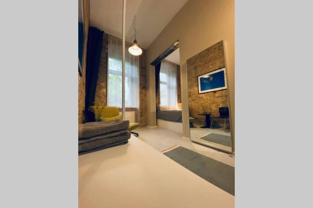 One-Bedroom Apartment photo 3