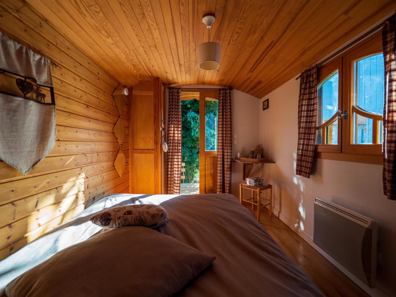 Wooden Caravan photo 1