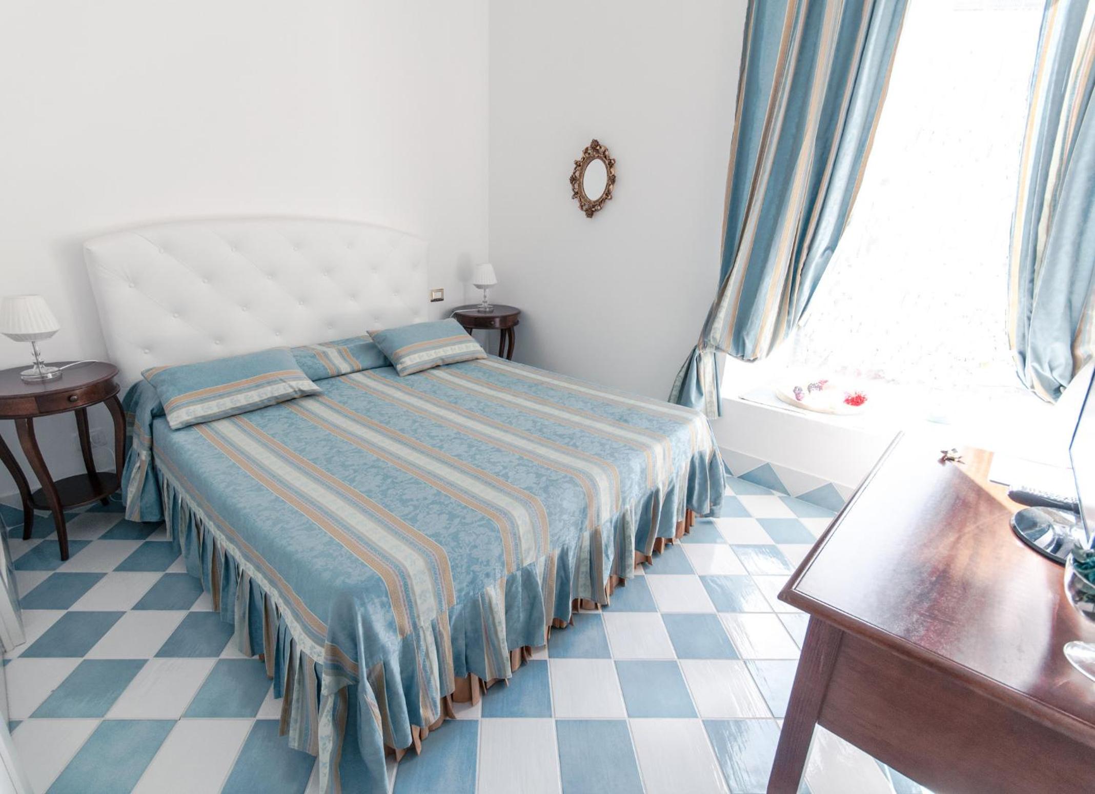 Standard Double or Twin Room - Photo 3