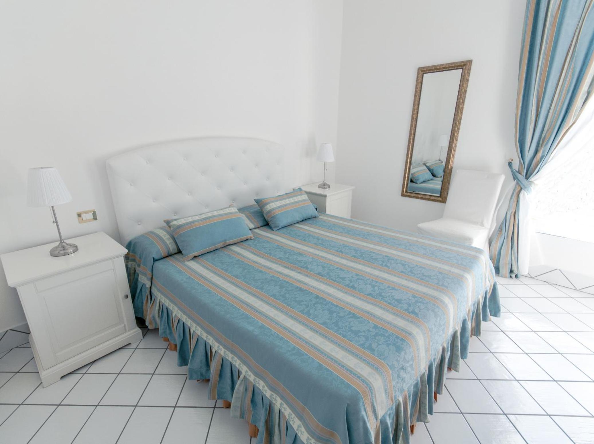 Standard Double or Twin Room - Photo 1