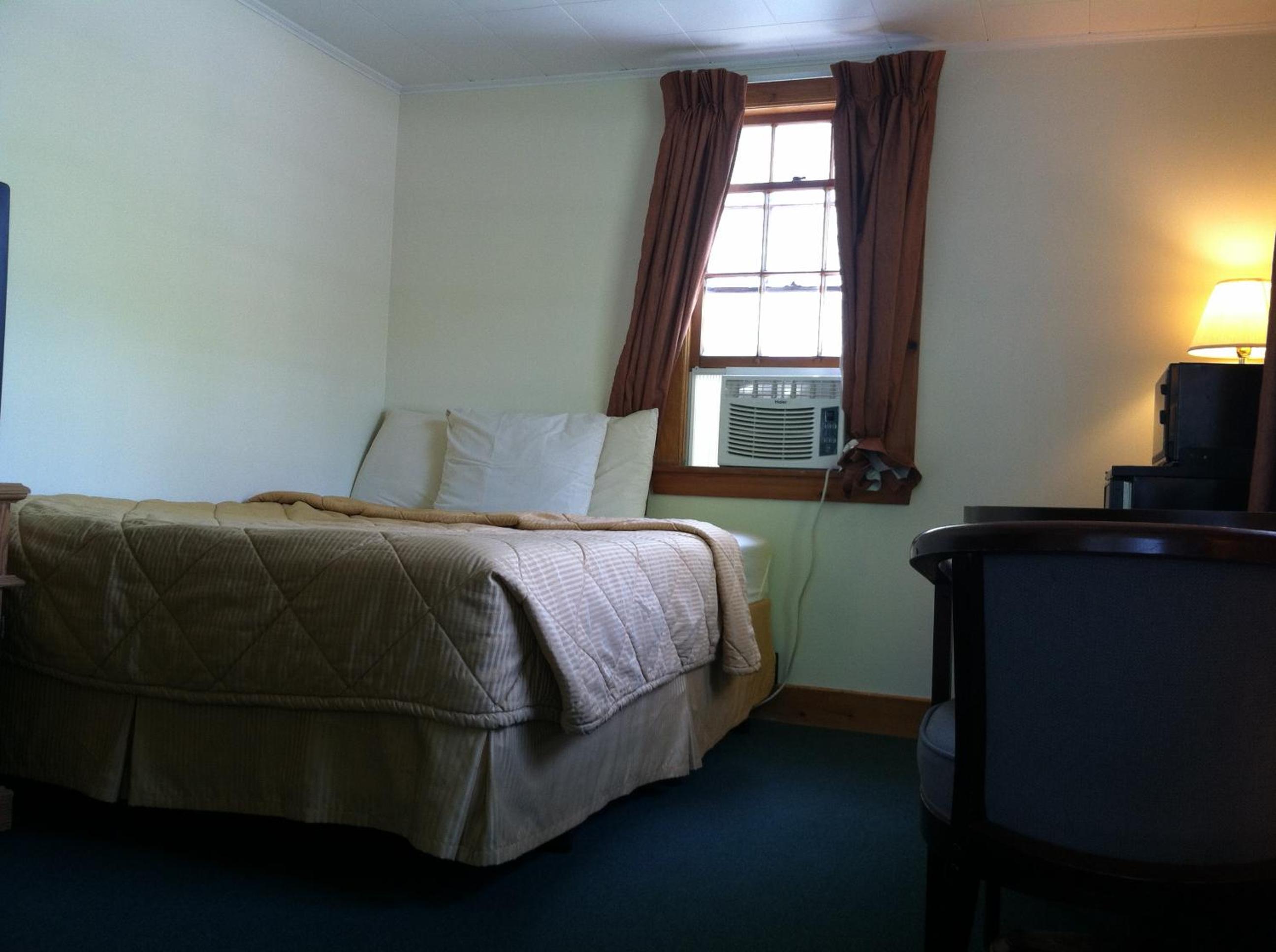 Cottage (4 Adults)