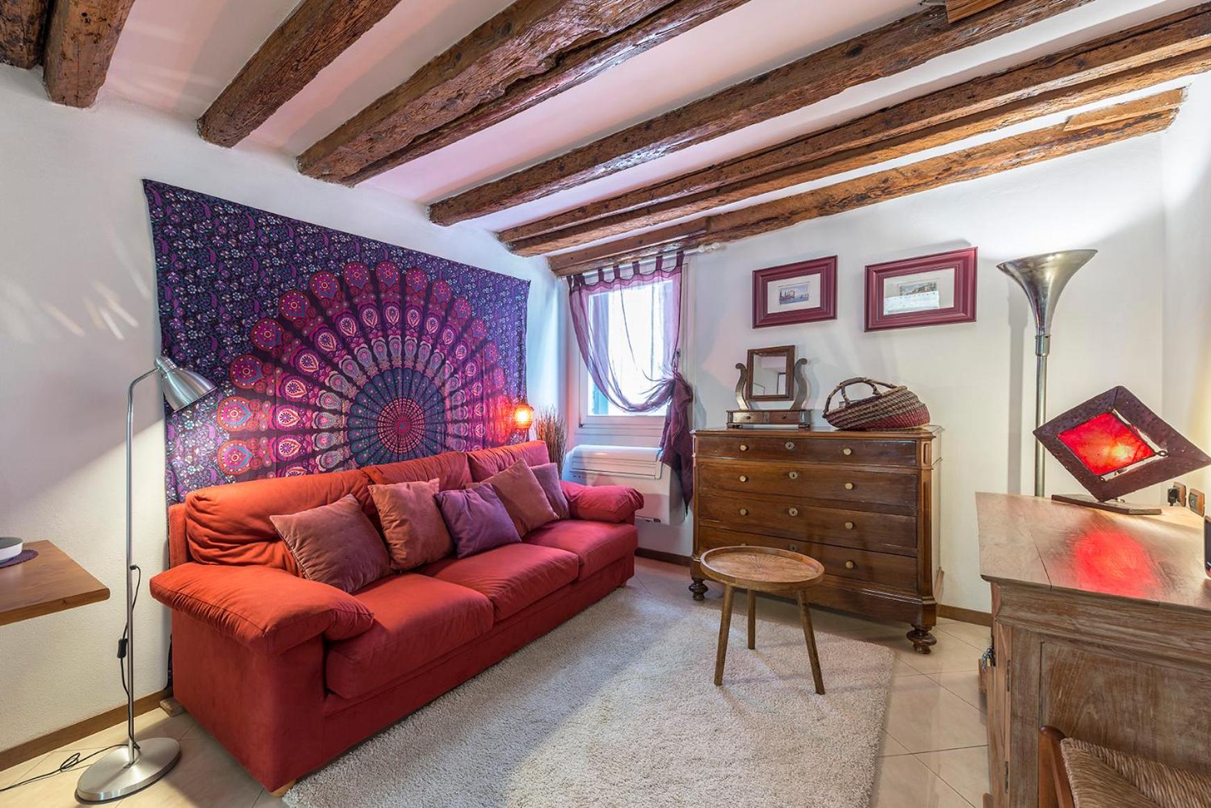 Studio Apartment photo 1