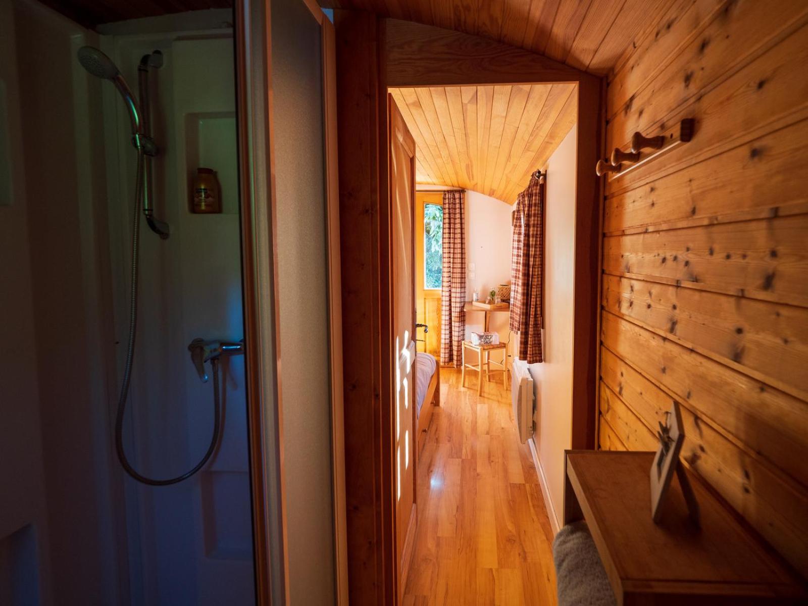 Wooden Caravan photo 3