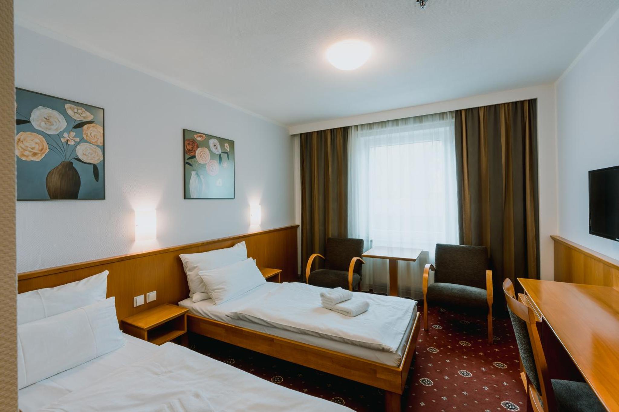 Double or Twin Room photo 3