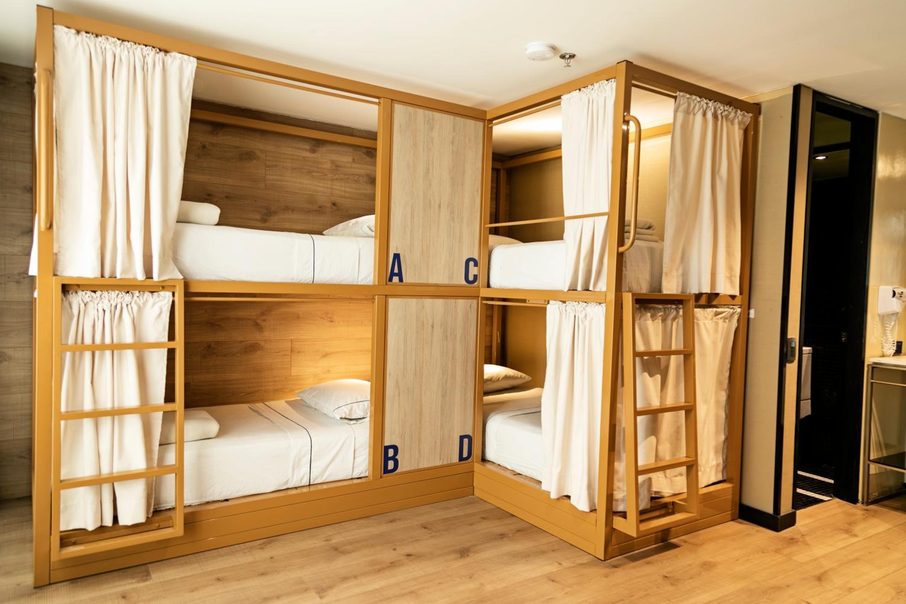 Bed in 4-Bed Mixed Dormitory Room photo 1