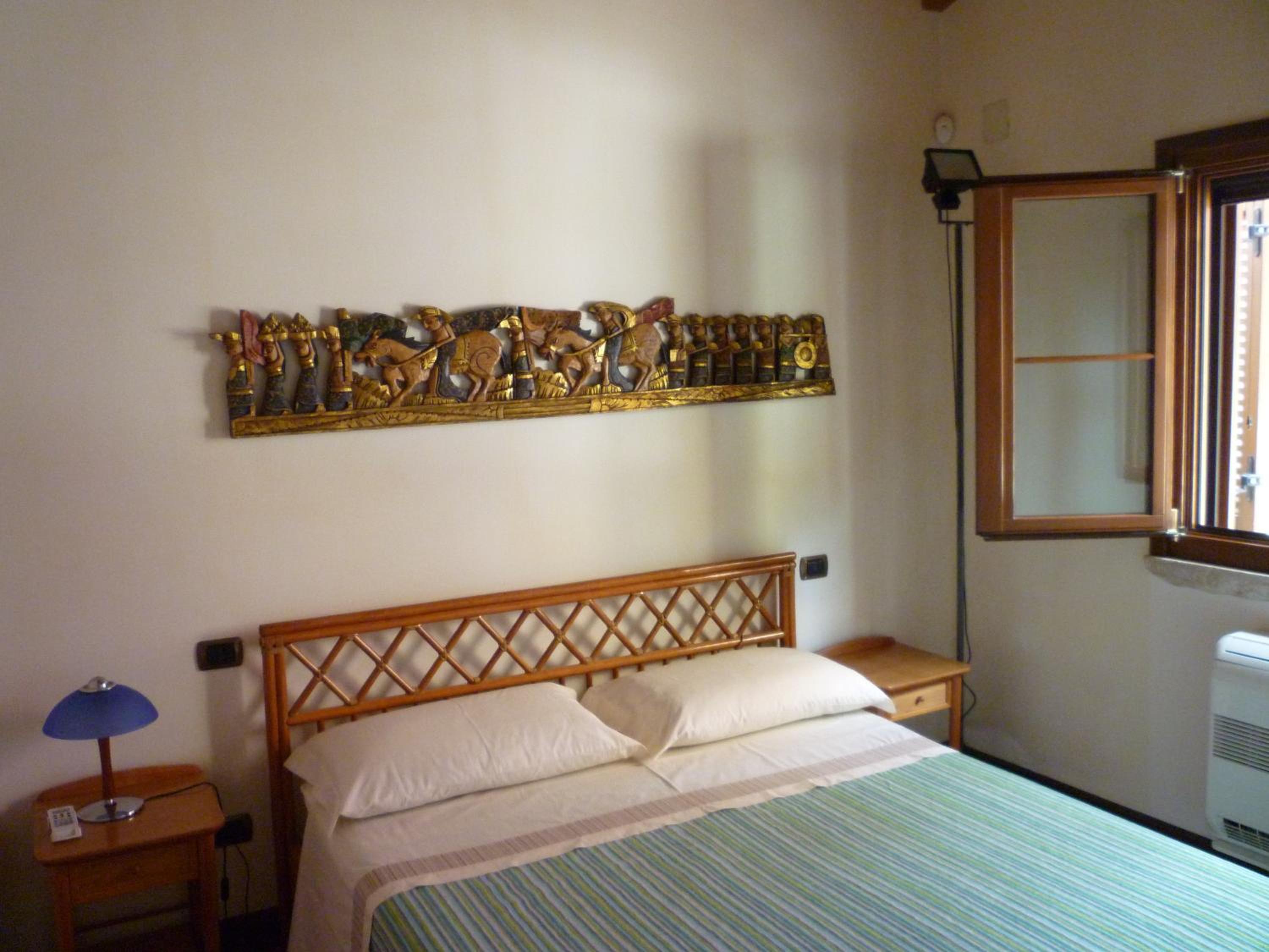 One-Bedroom Apartment - Annex