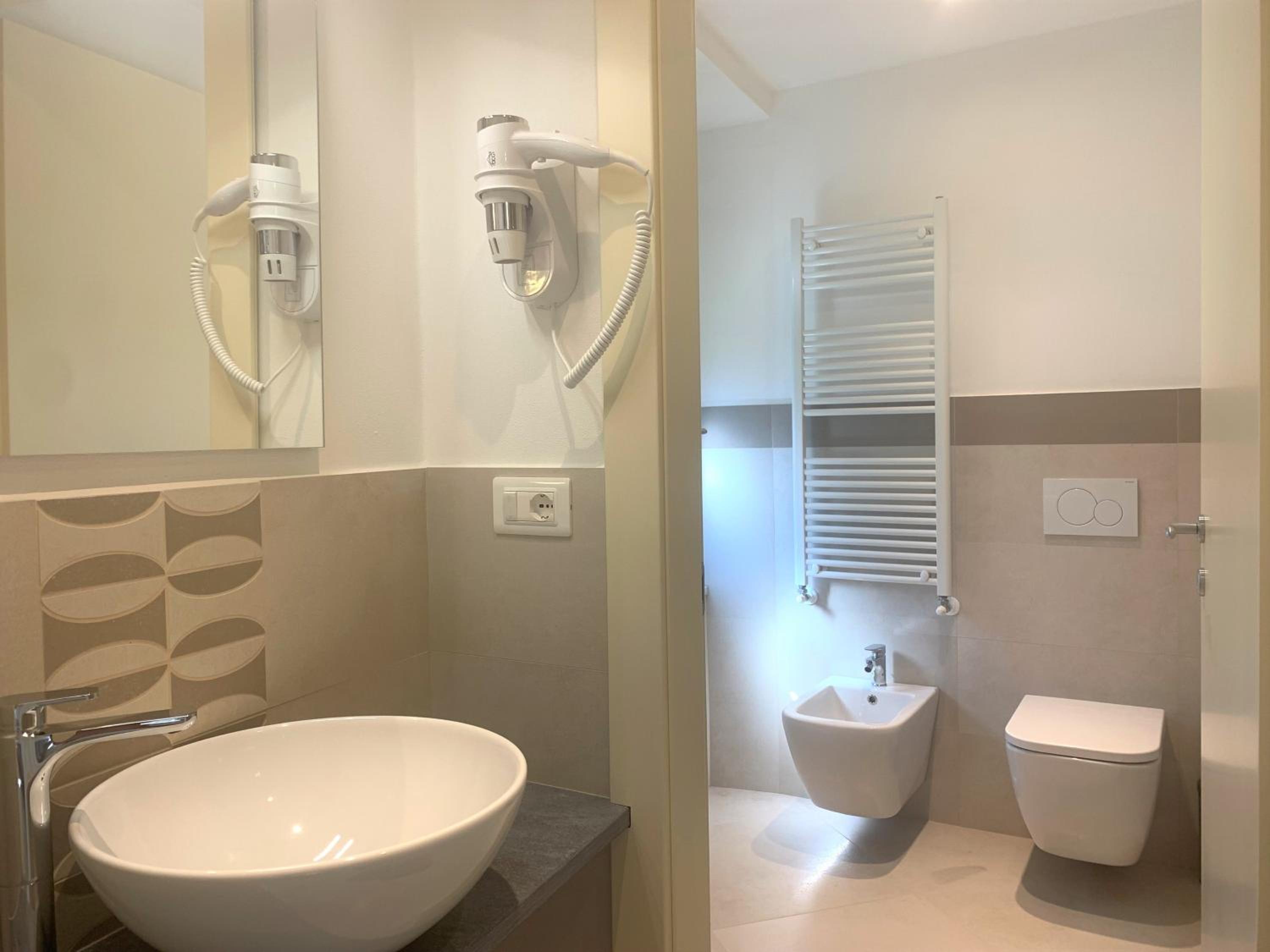 Quadruple Room - Photo 3