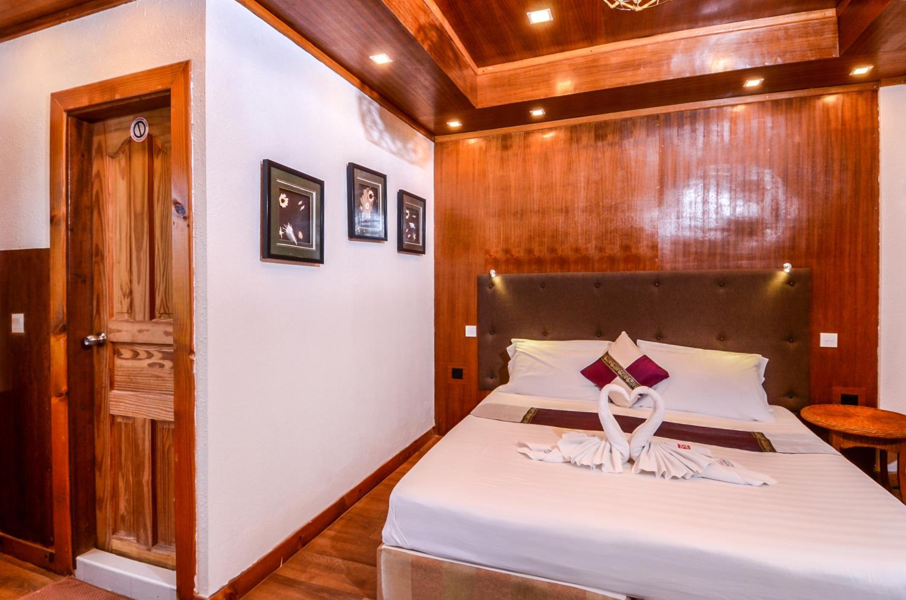 Deluxe Double Room with Ocean View photo 2