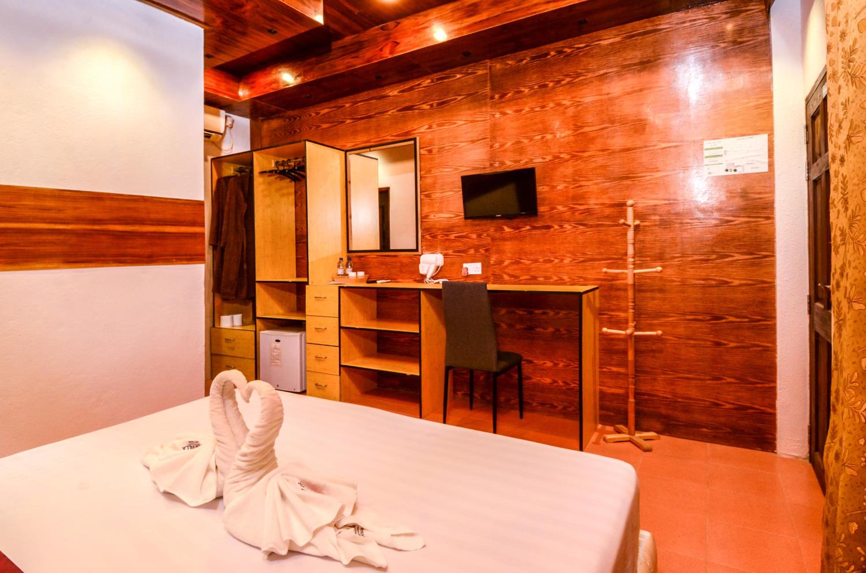 Budget Double Room photo 3