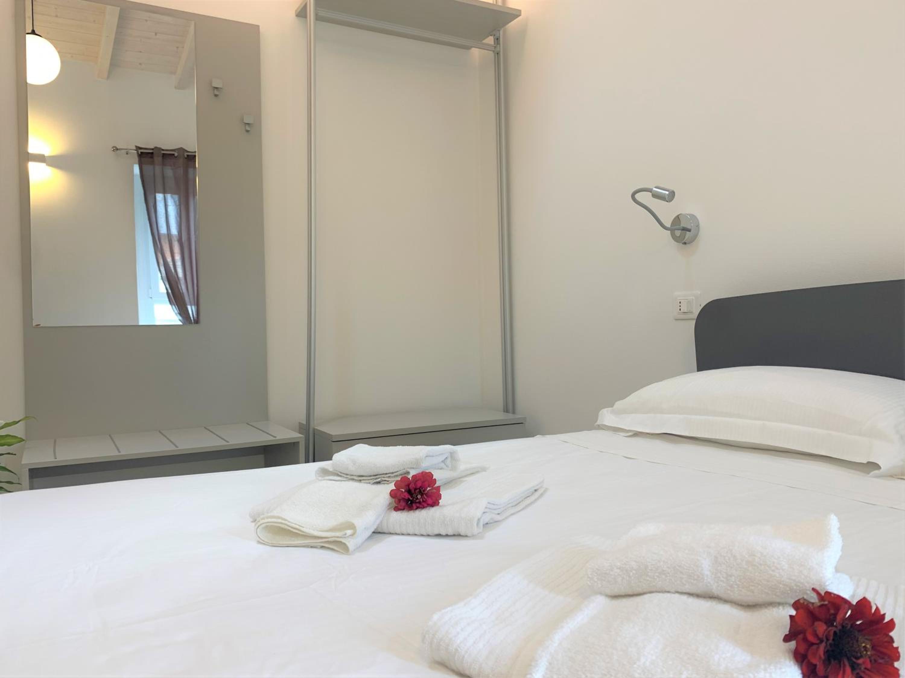 Large Double Room photo 1
