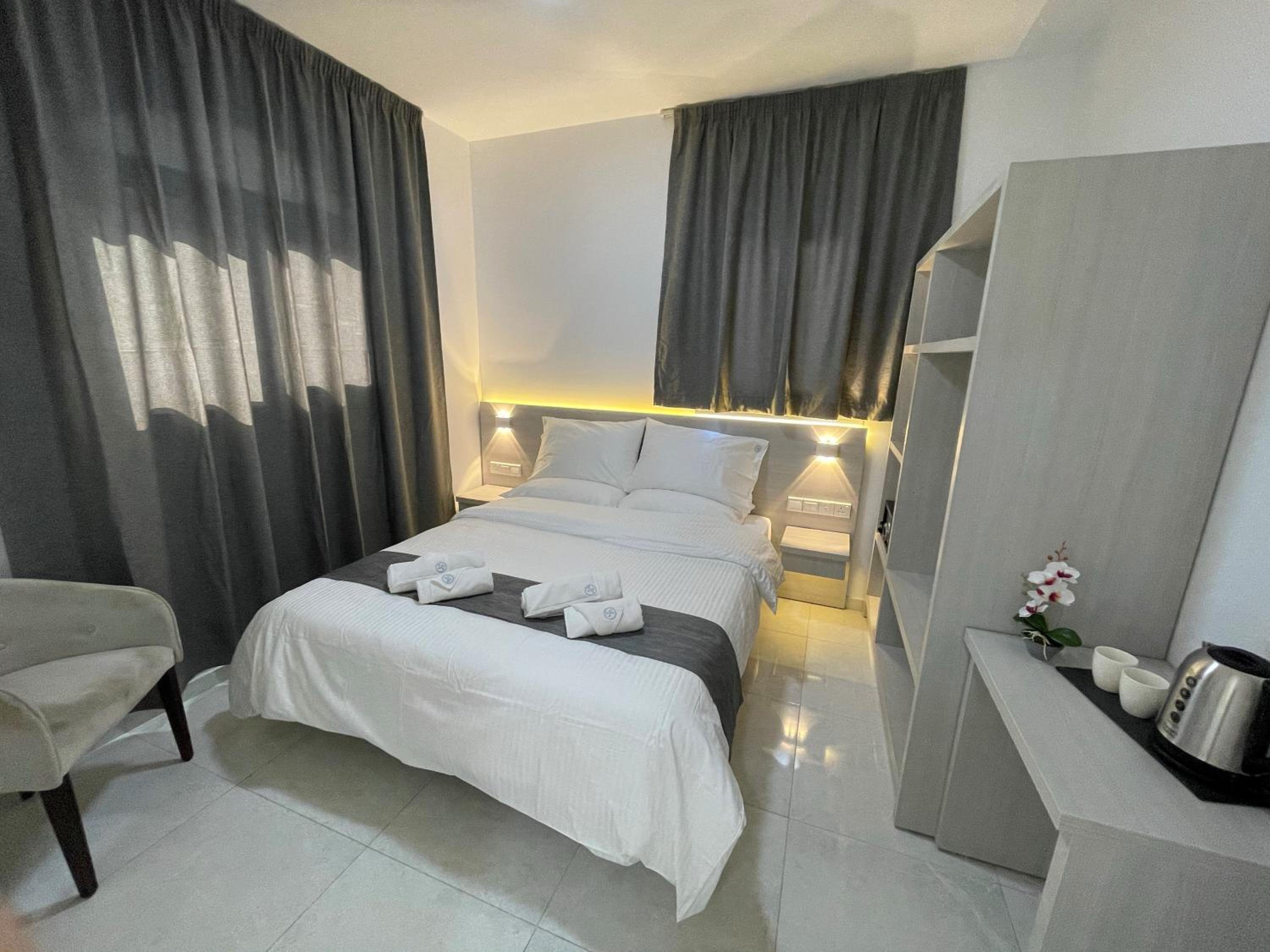 Two-Bedroom Suite - Photo 5