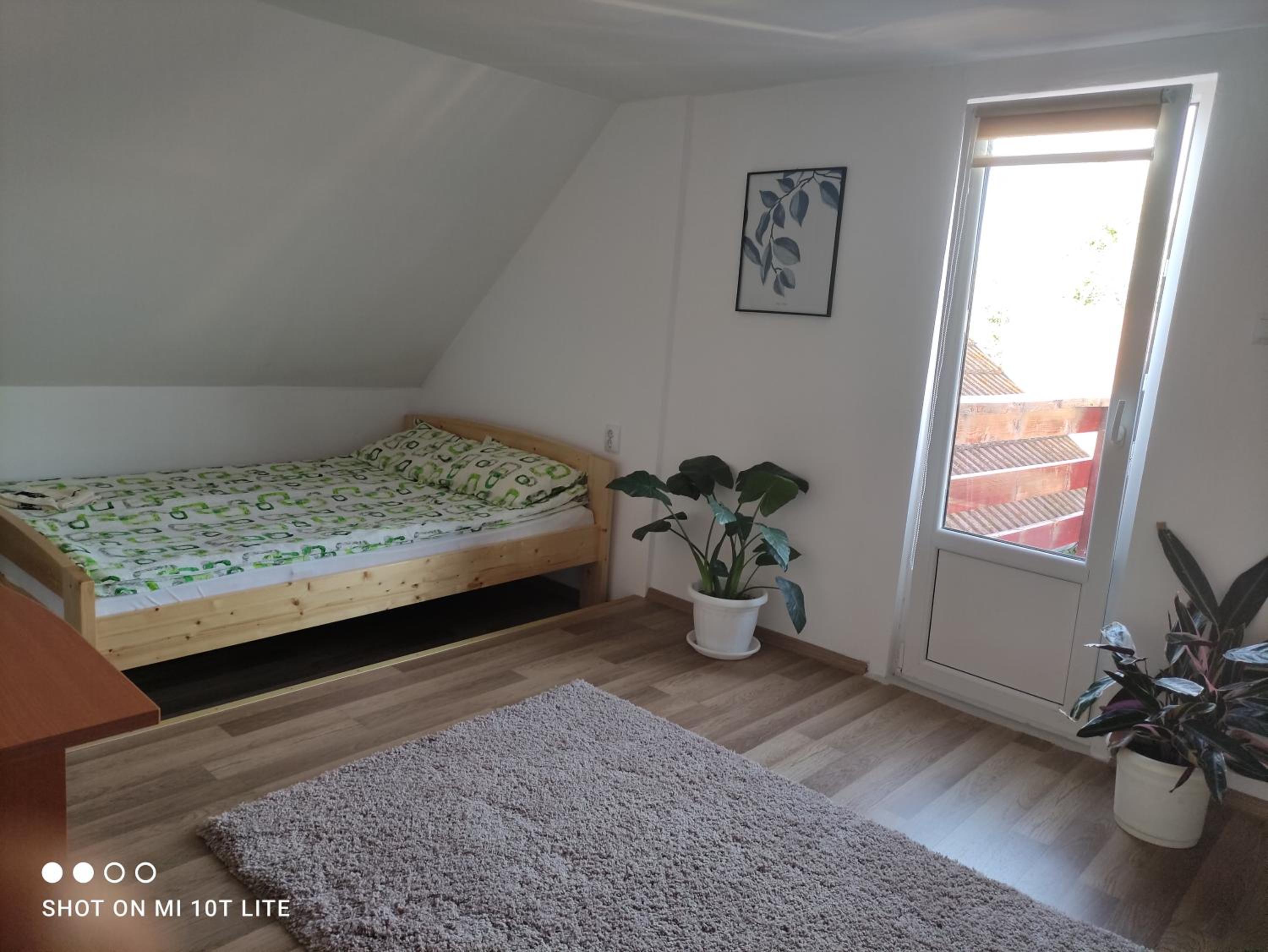 Family Room - Photo 4