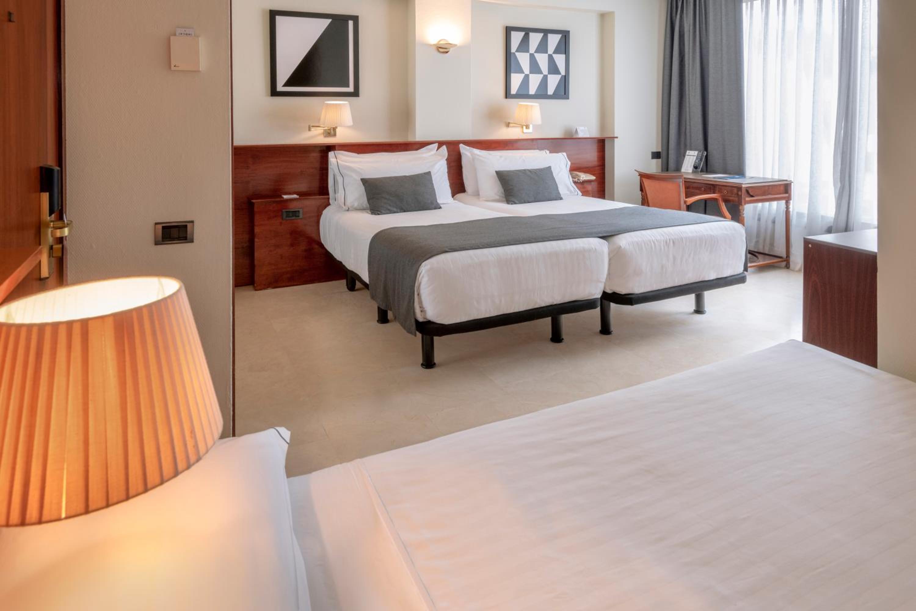 Triple Room (3 Adults) - Photo 4