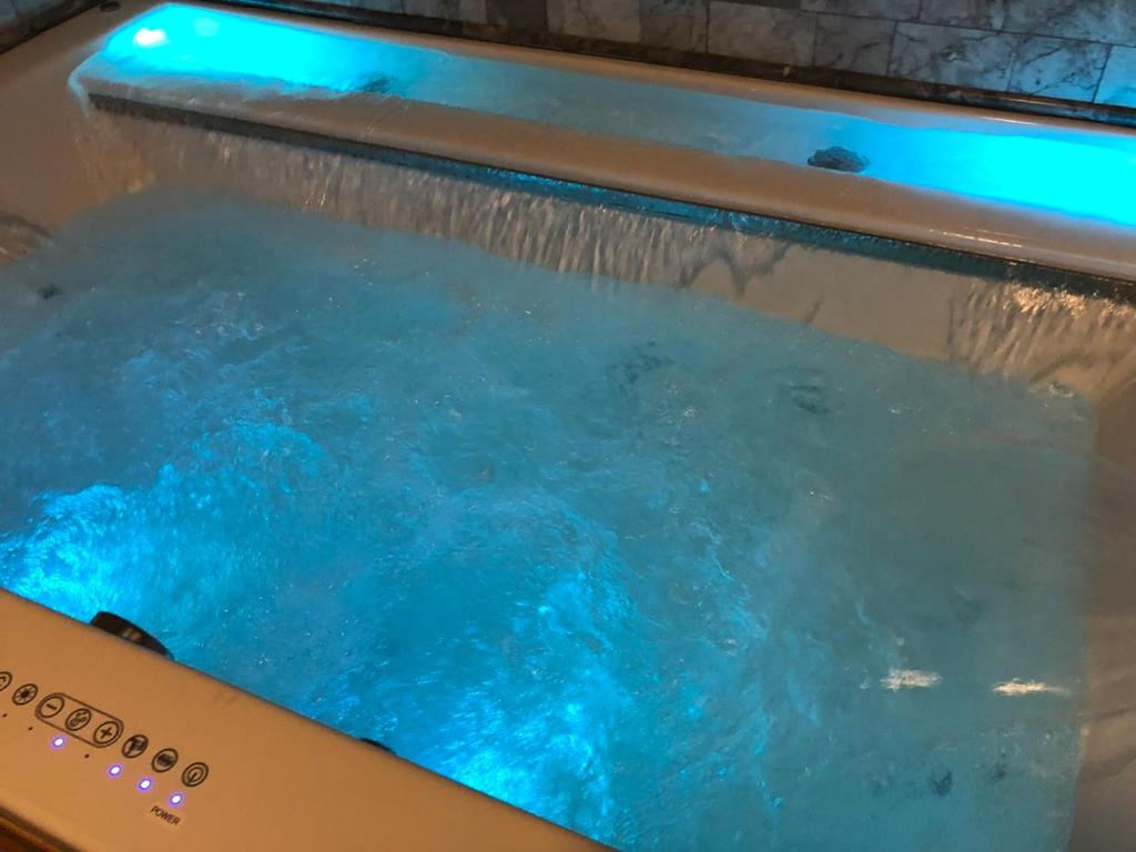 Suite With Spa Bath photo 2