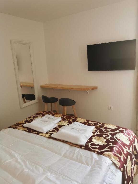 Budget Double Room - Photo 2