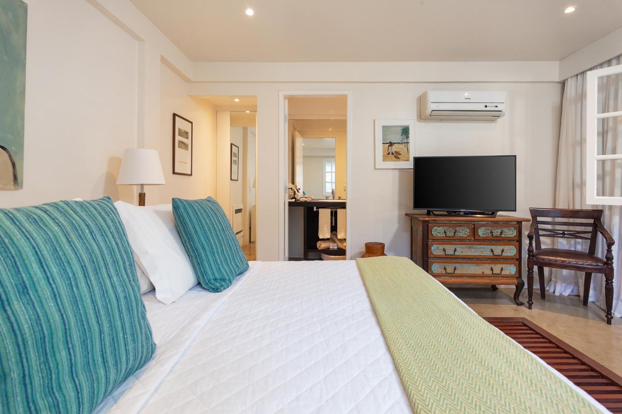 Standard Double Room - Photo 12