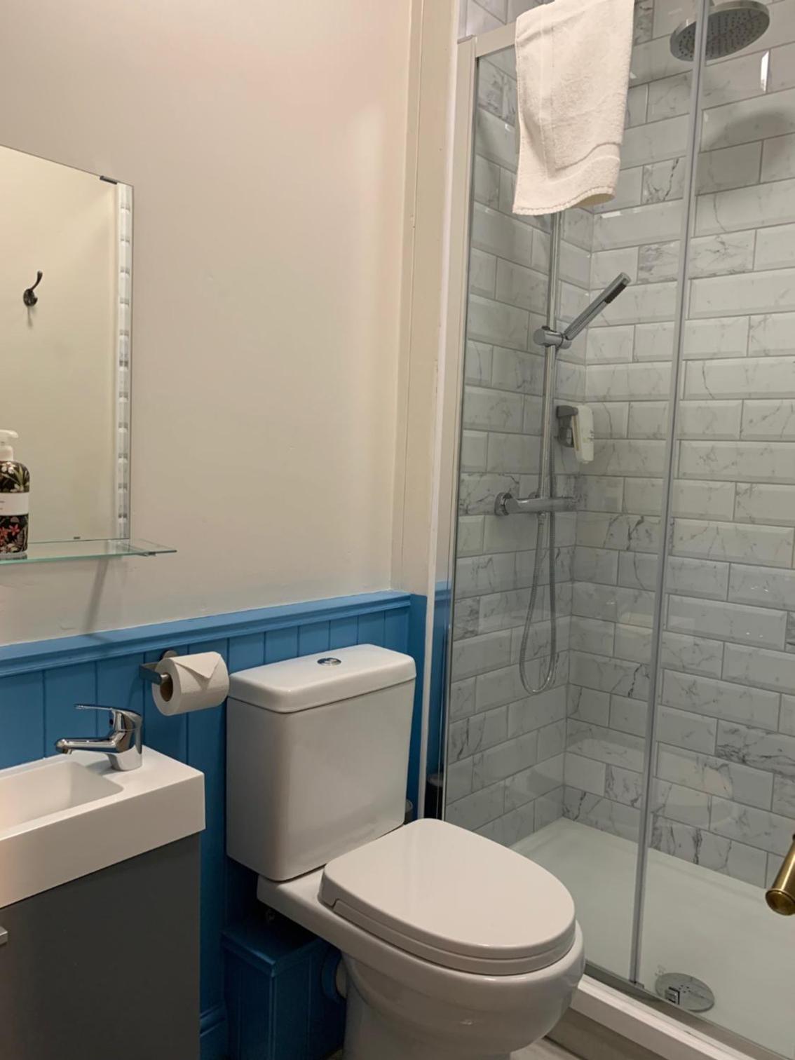 Double or Twin Room - Photo 2