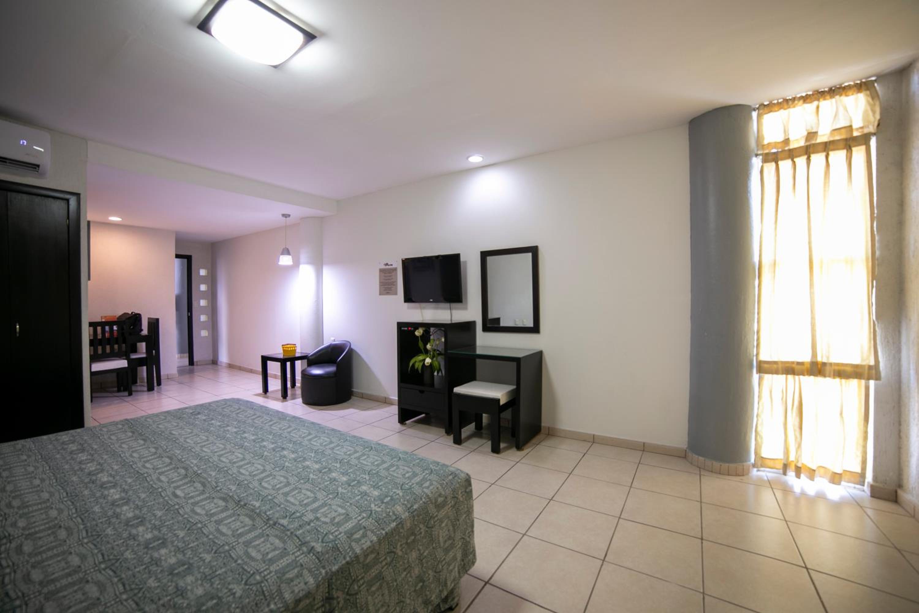 King Suite - Photo 3