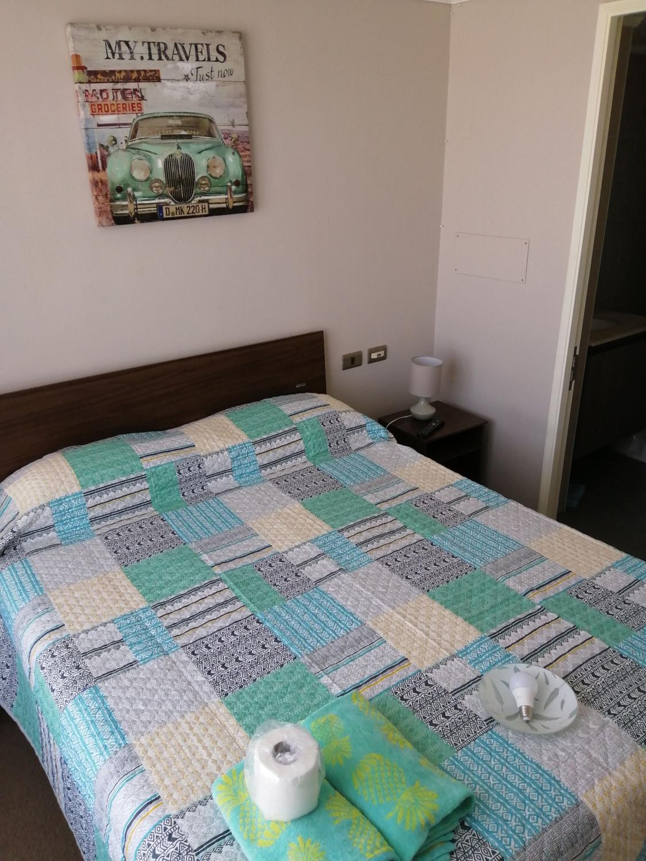 One-Bedroom Standard Apartment photo 2