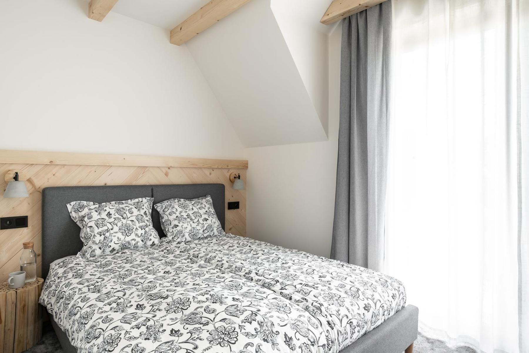 One-Bedroom Apartment - Photo 7