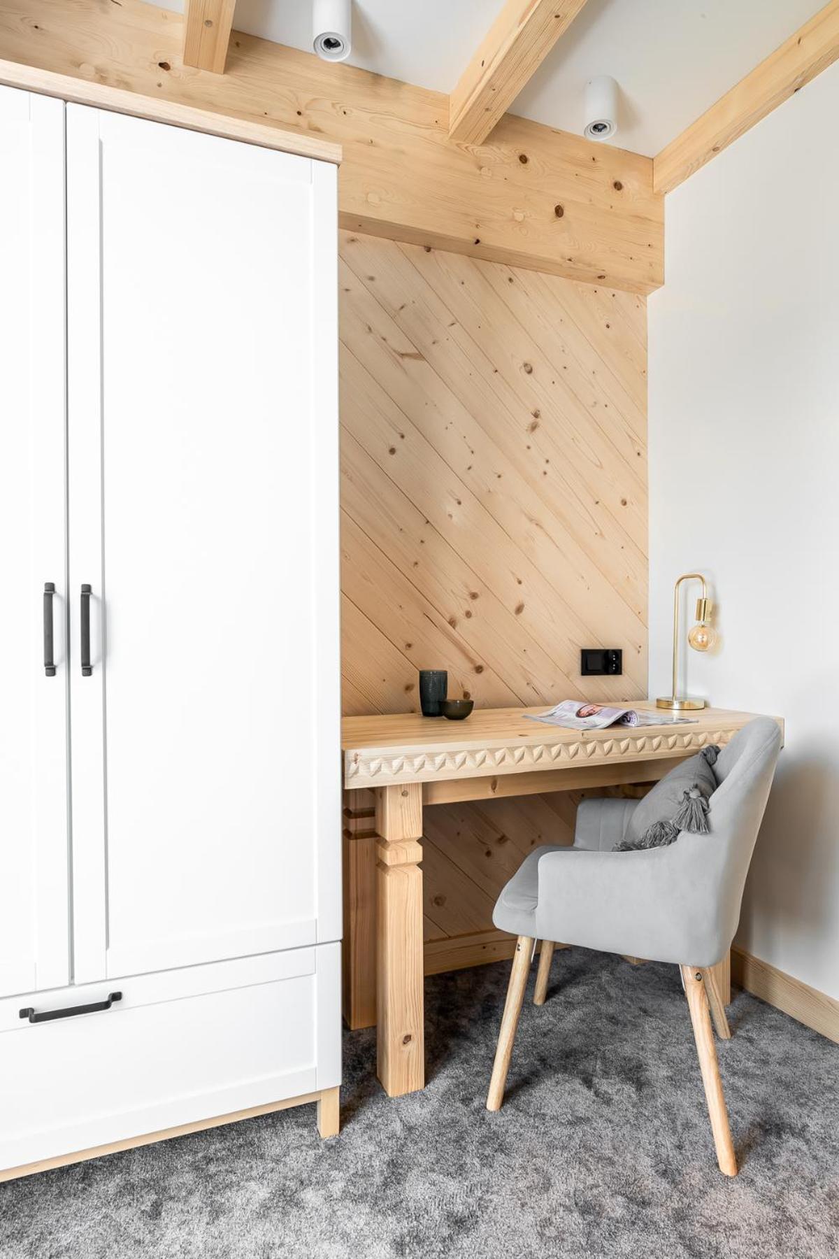 One-Bedroom Apartment - Photo 8