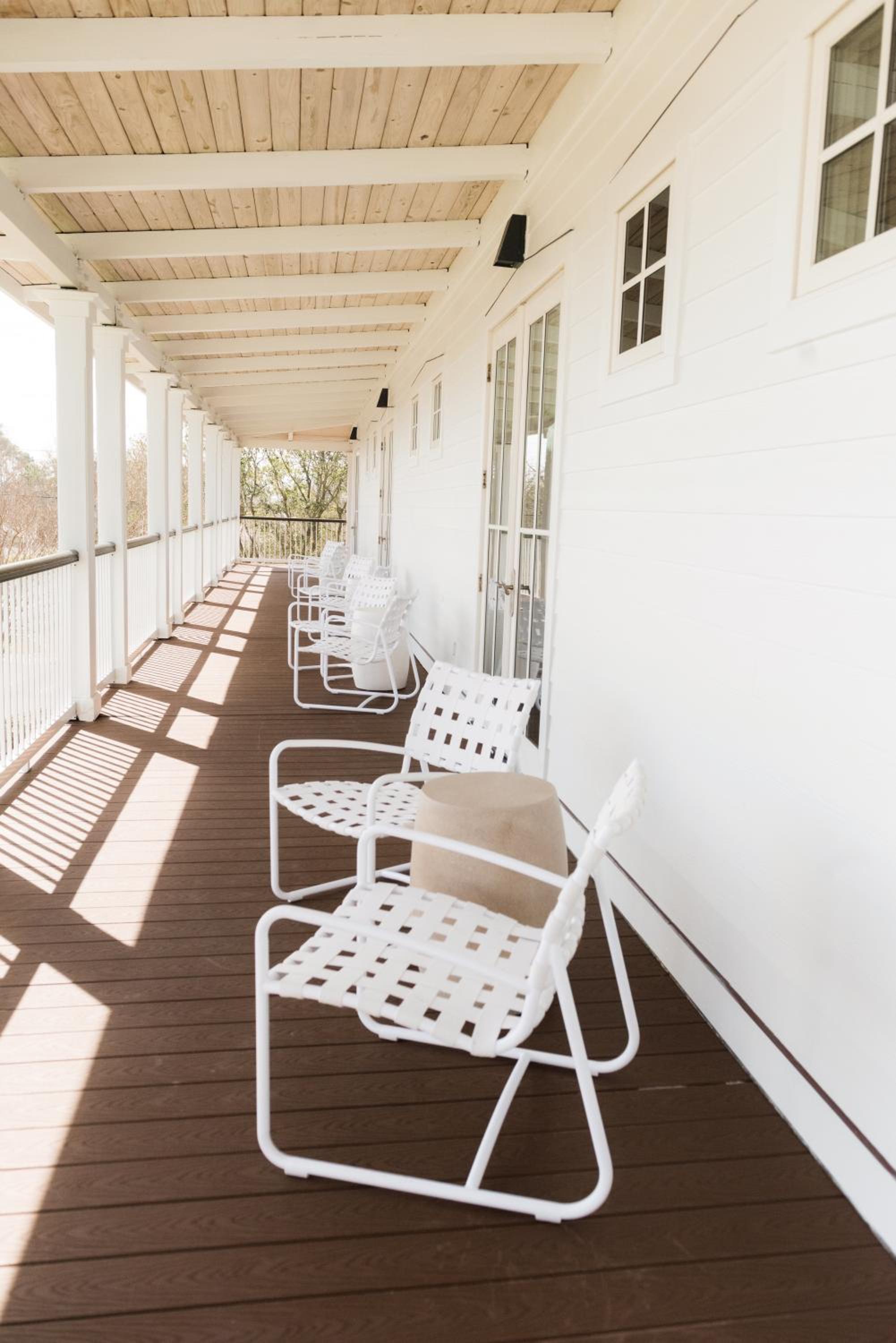 King Suite with Balcony - Photo 7