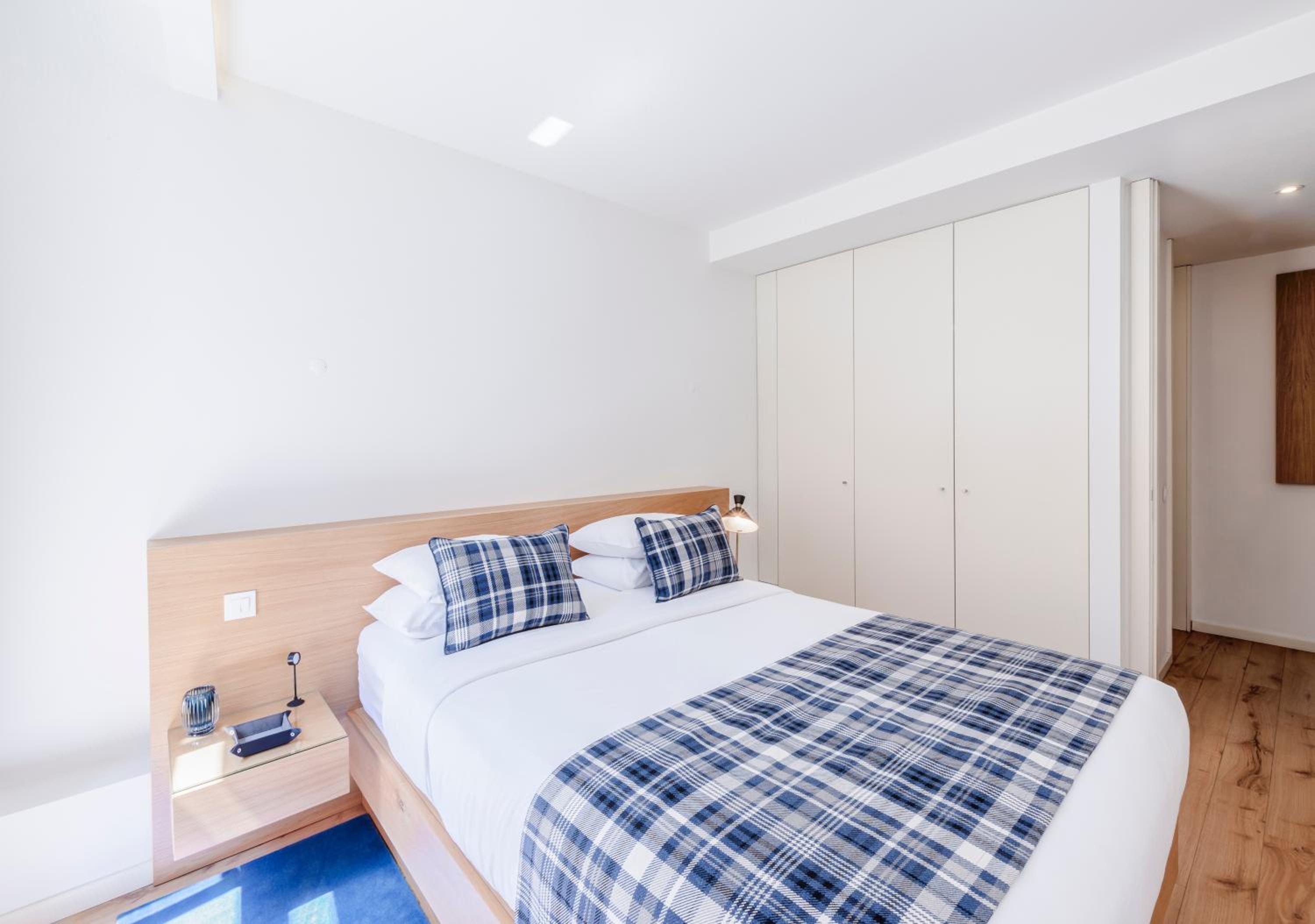 Premium One-Bedroom Apartment - Photo 6