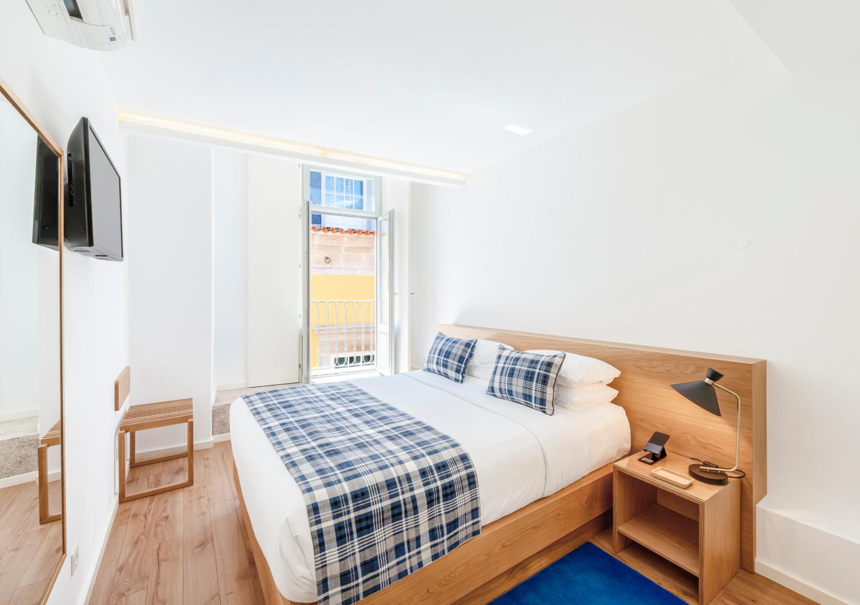 Premium One-Bedroom Apartment - Photo 7