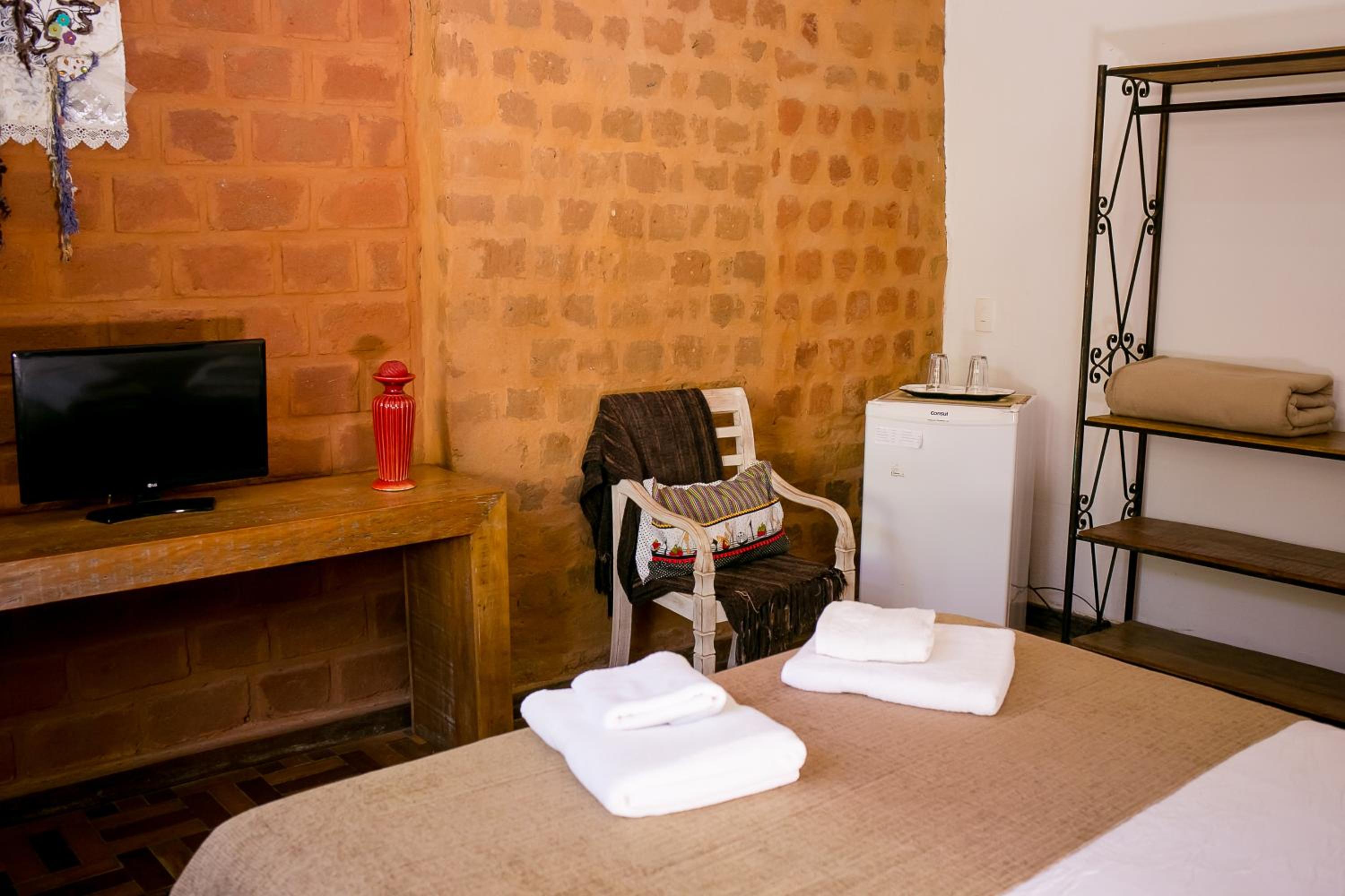 Deluxe Double Room with Extra Bed photo 3