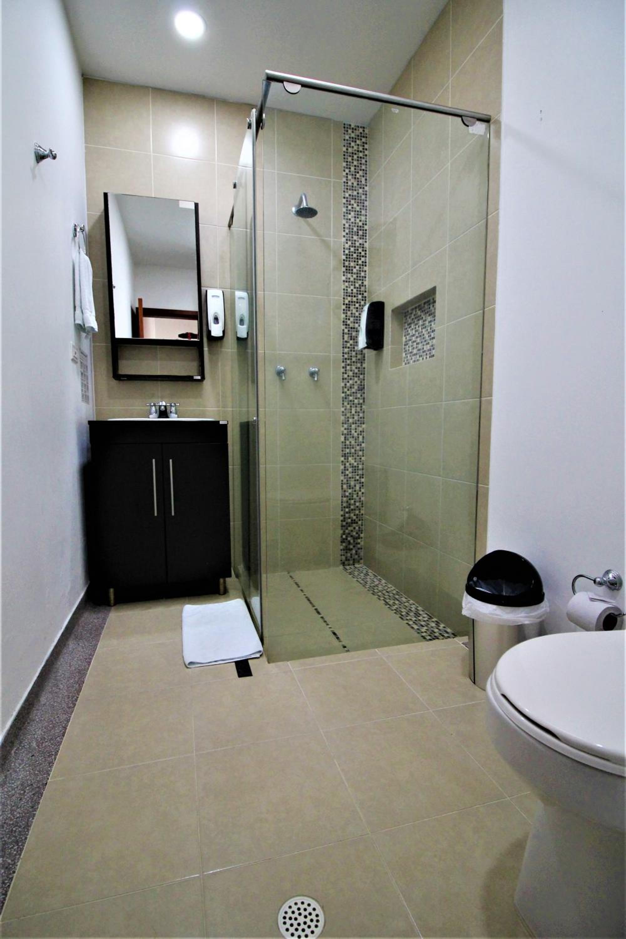 Family Room with Private Bathroom photo 3