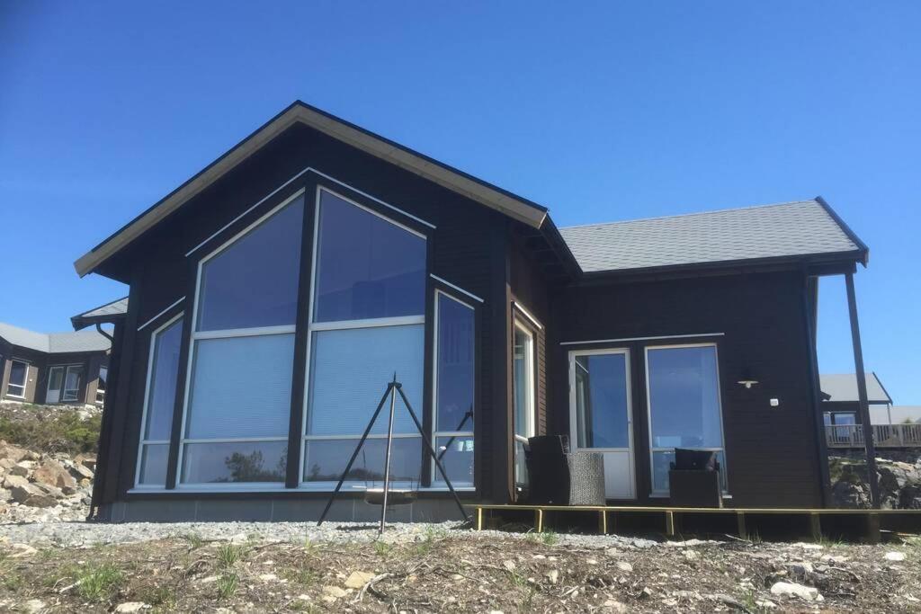 Four-Bedroom House - Photo 7